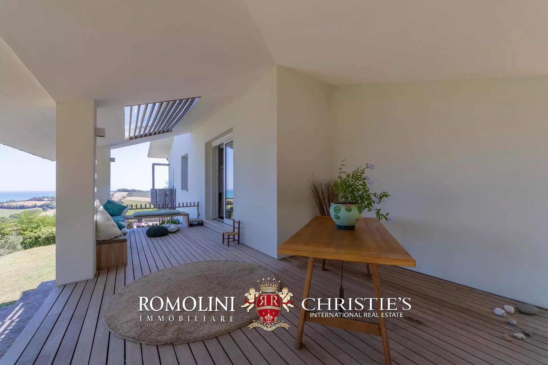 6 Bedroom Villa/Townhouse's Image 49