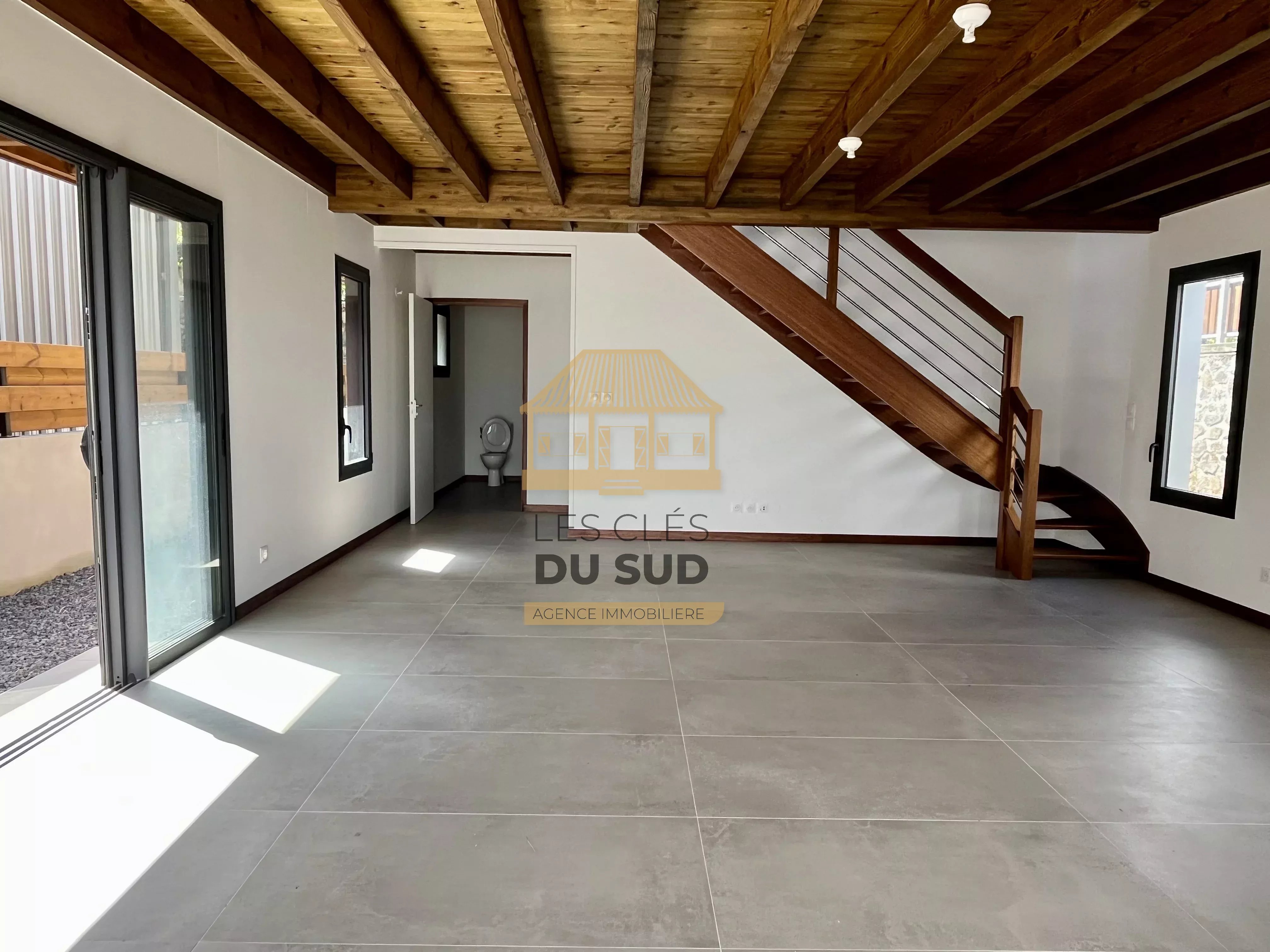 Location villa neuve F4 avec terrasse et jardin à Saint-Philippe