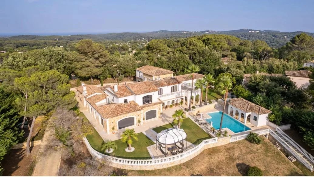 BELLE VILLA DE 10 PIECES -MOUGINS