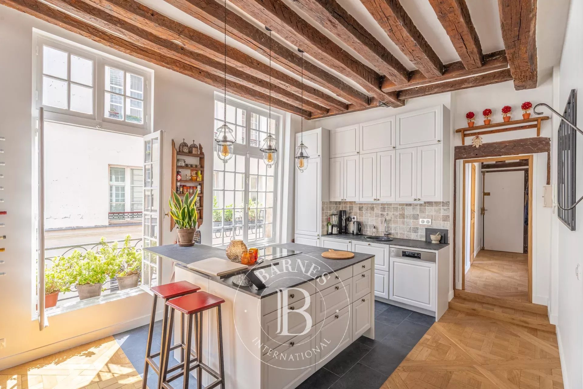 Daire Paris 4ème - picture 5