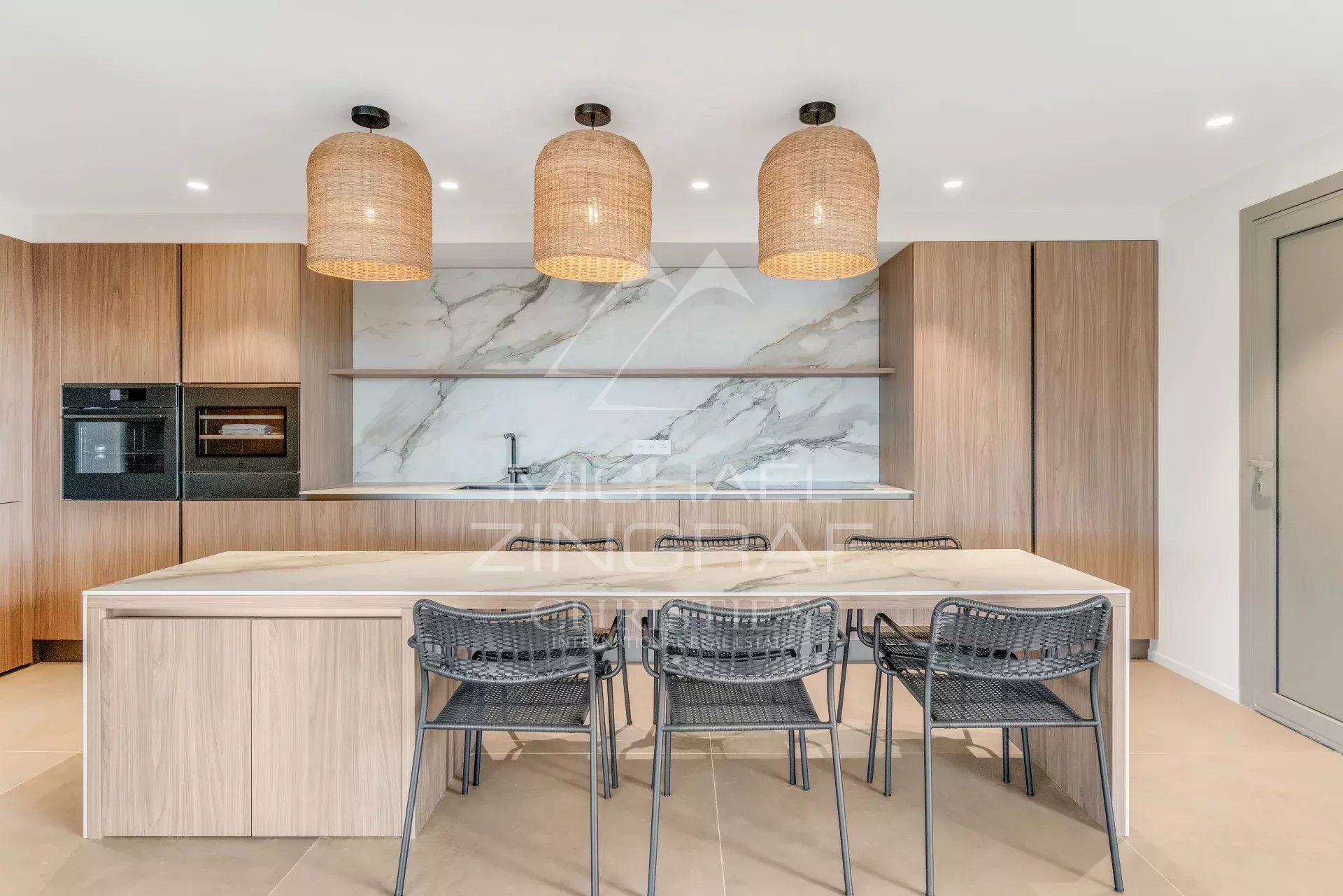 4 Bedroom Villa/Townhouse's Image 4
