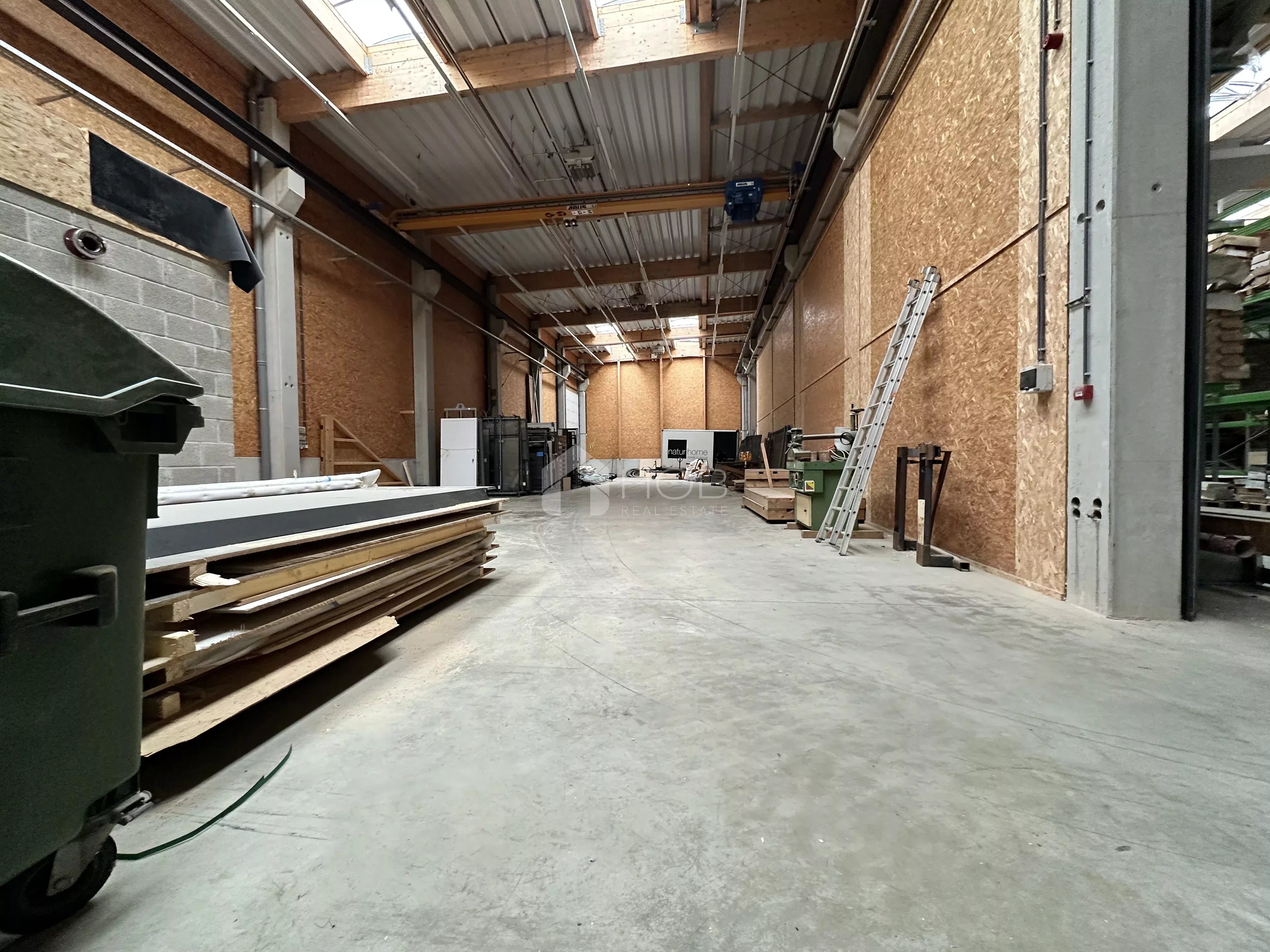 Locaux d'activité / Entrepôts en location à Gouvy