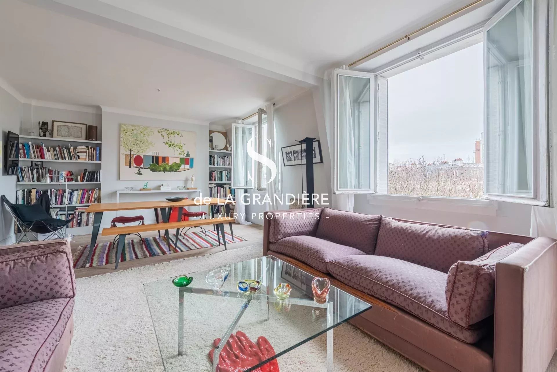 Paris 16ème - Etage élevé avec balcon