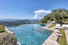 Estate for sale in Saint-Cezaire-sur-Siagne — photo 4 of 7