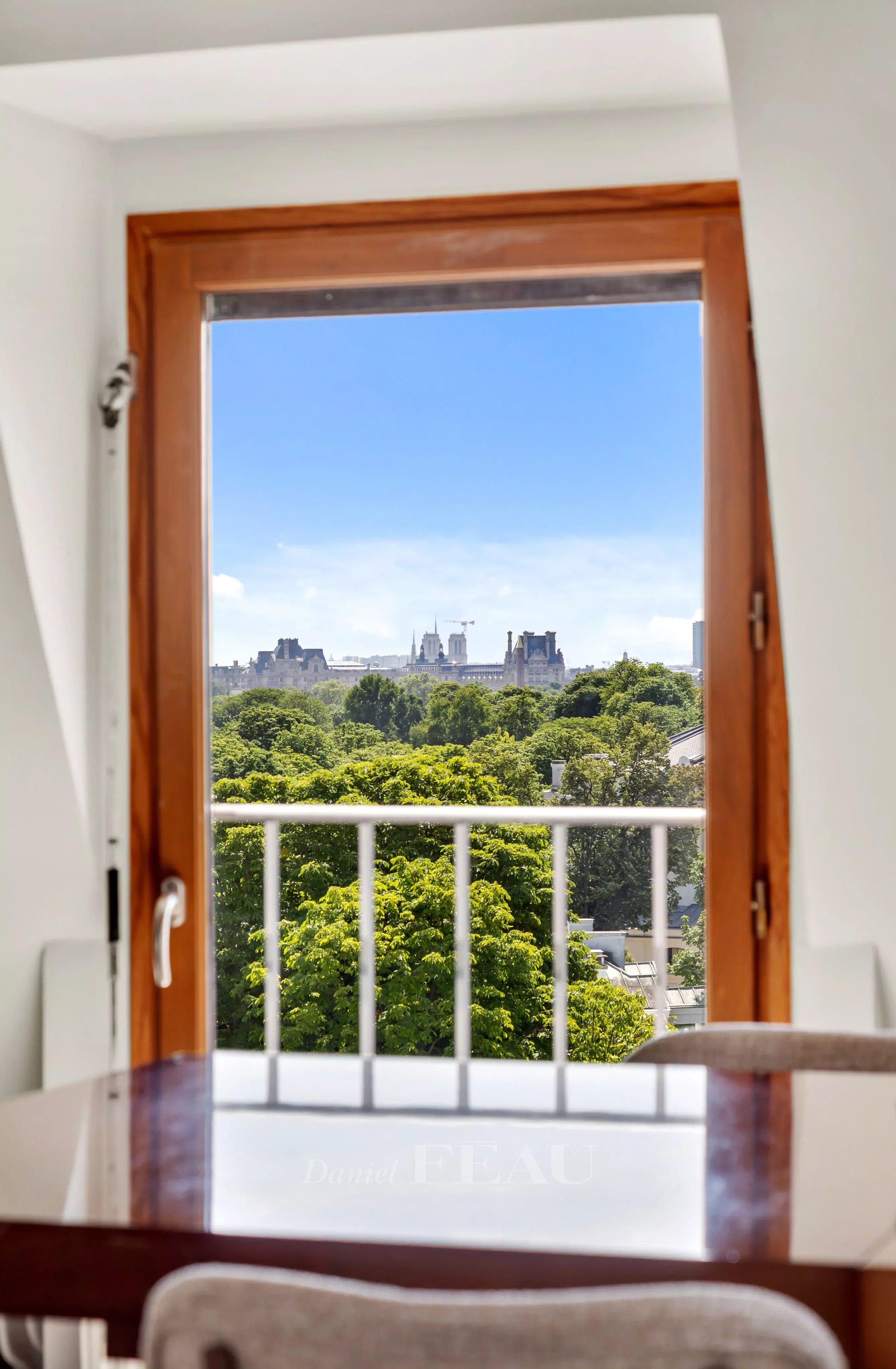Sale Apartment Paris 8th