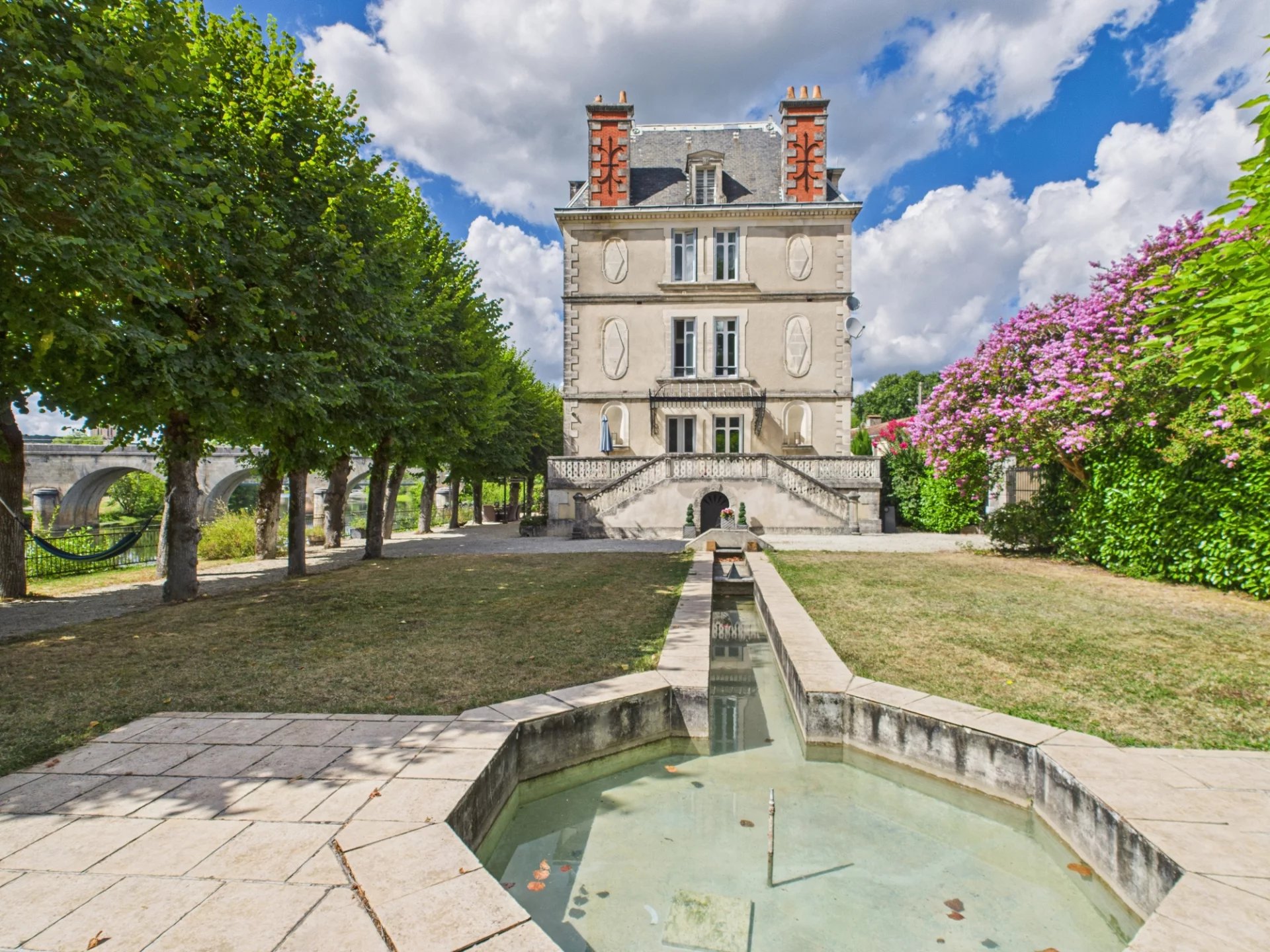 Propriété Belle Époque en bord de rivière