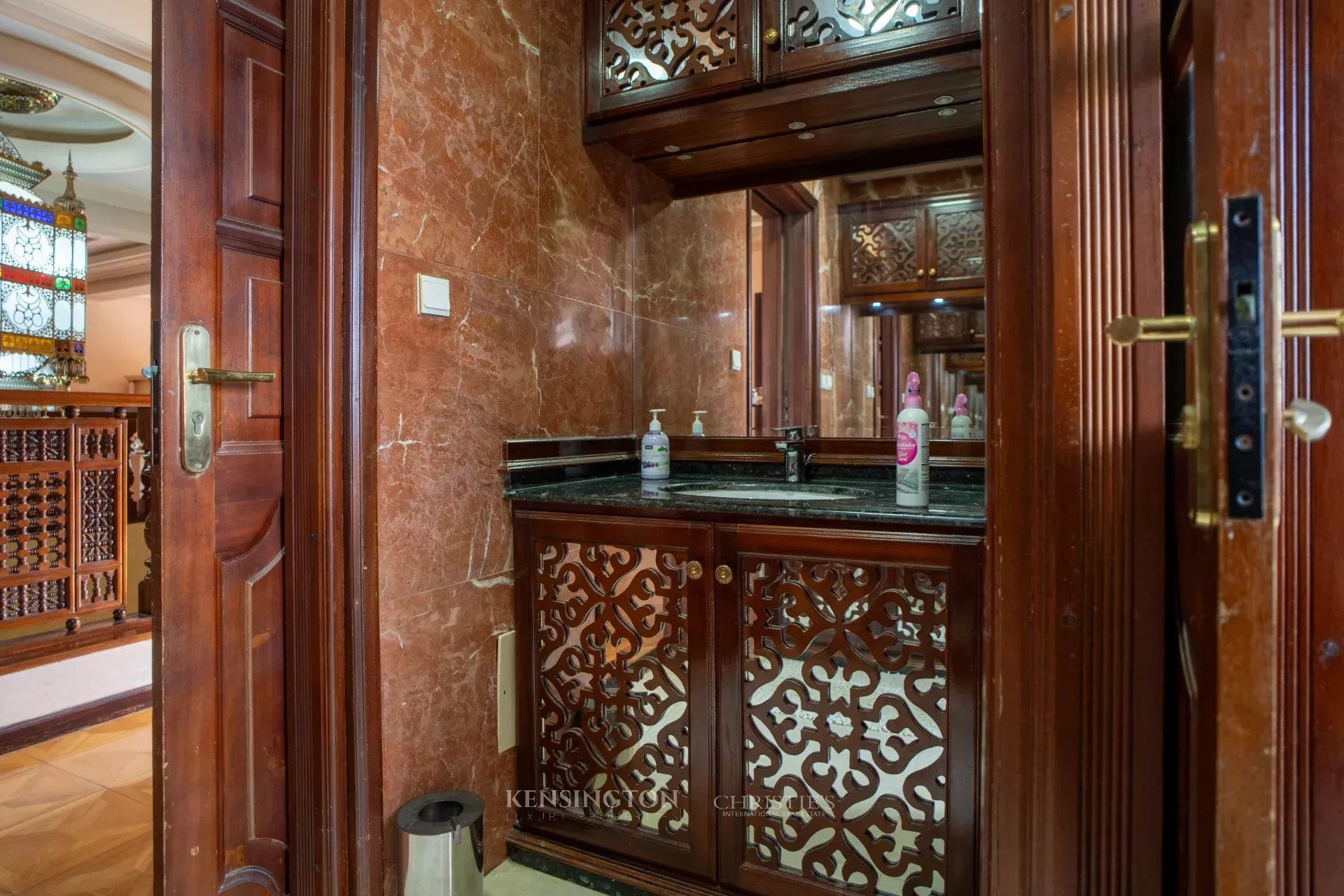7 Bedroom Villa/Townhouse's Image 30