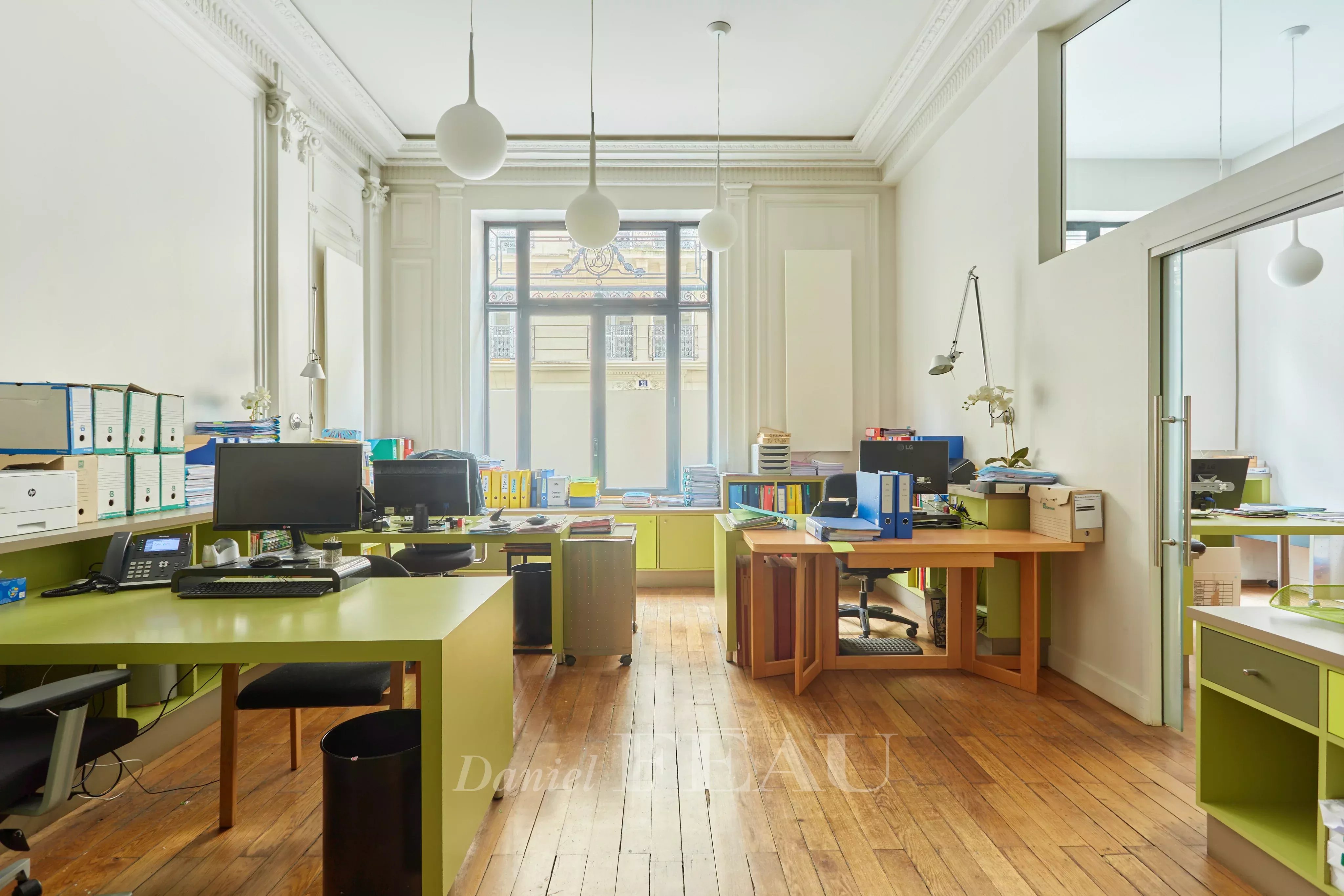 Parquet, moulures et 3,80m de hauteur sous plafond
