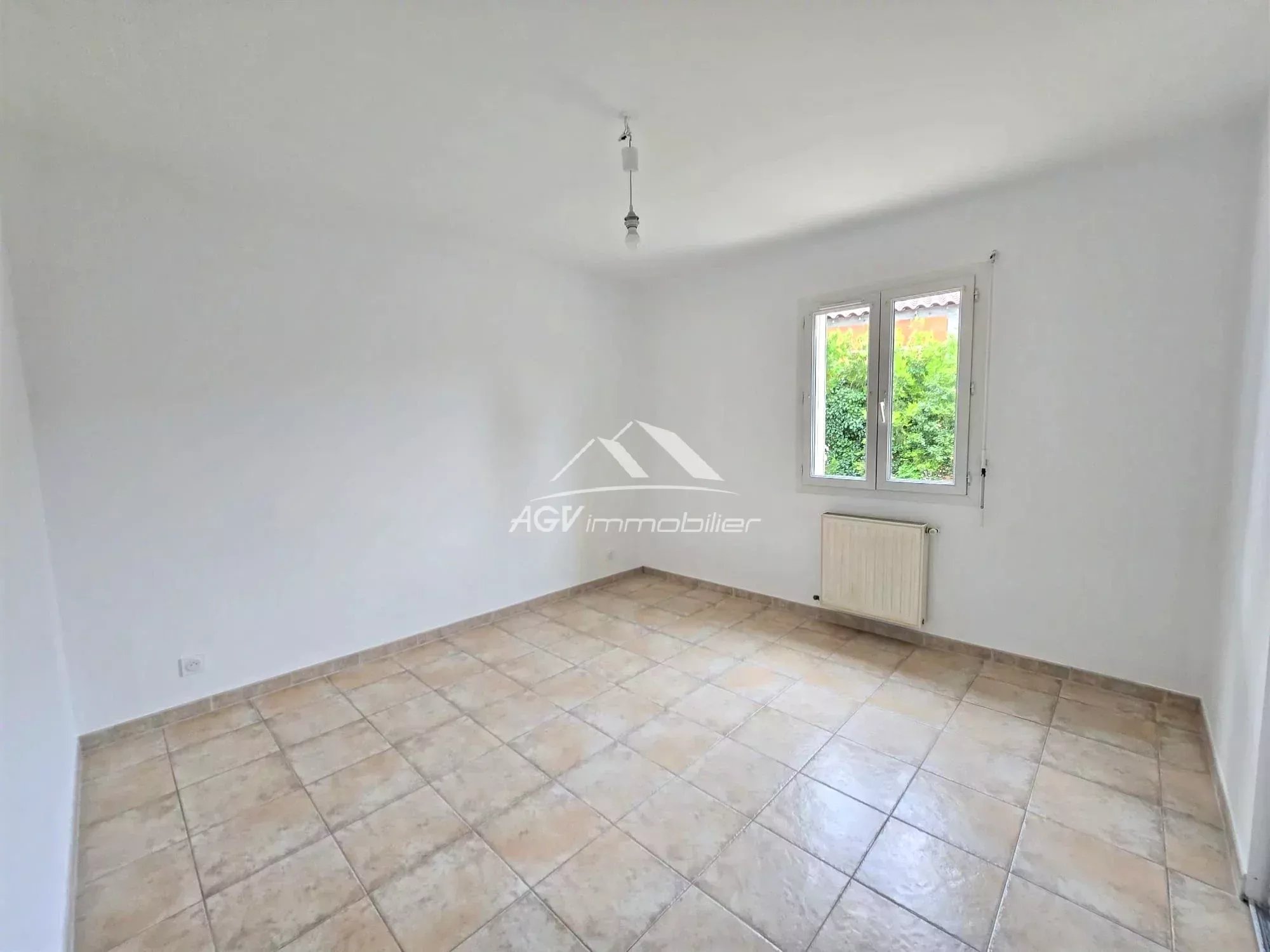 Maison de plain-pied, 3 chambres, garage