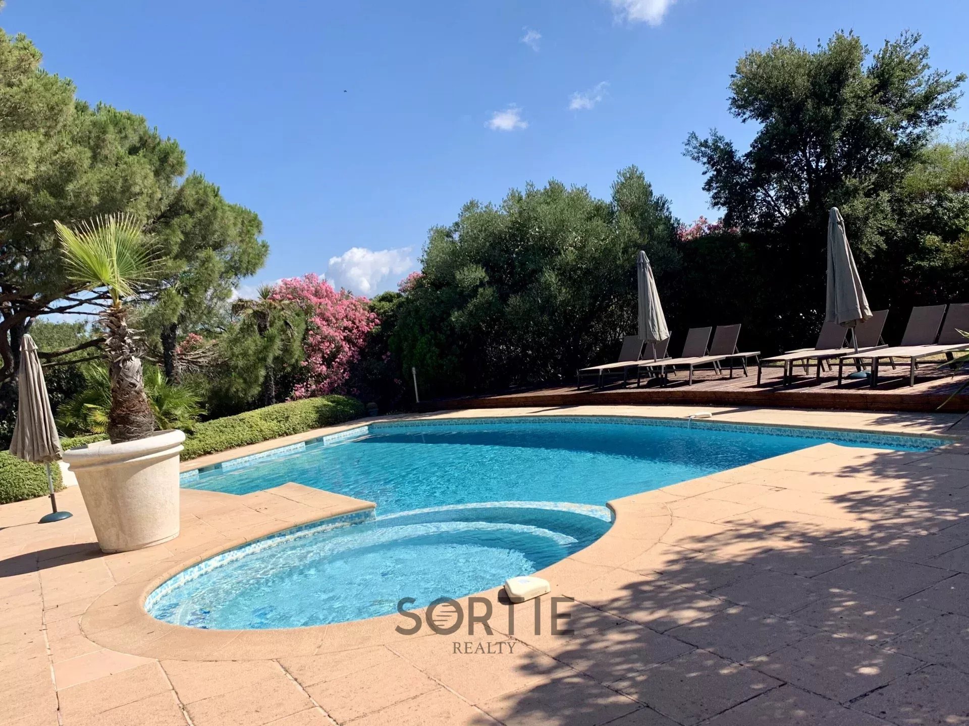 Agence immobilière de Sortie Realty