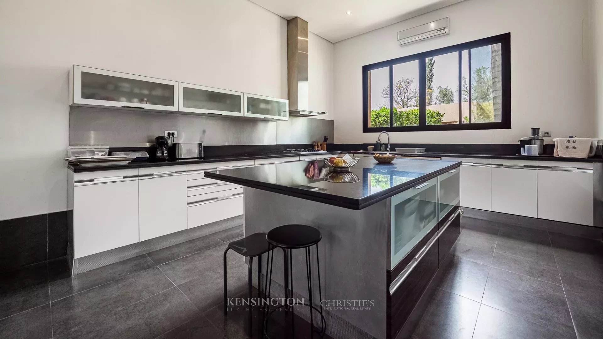 4 Bedroom Villa/Townhouse's Image 30