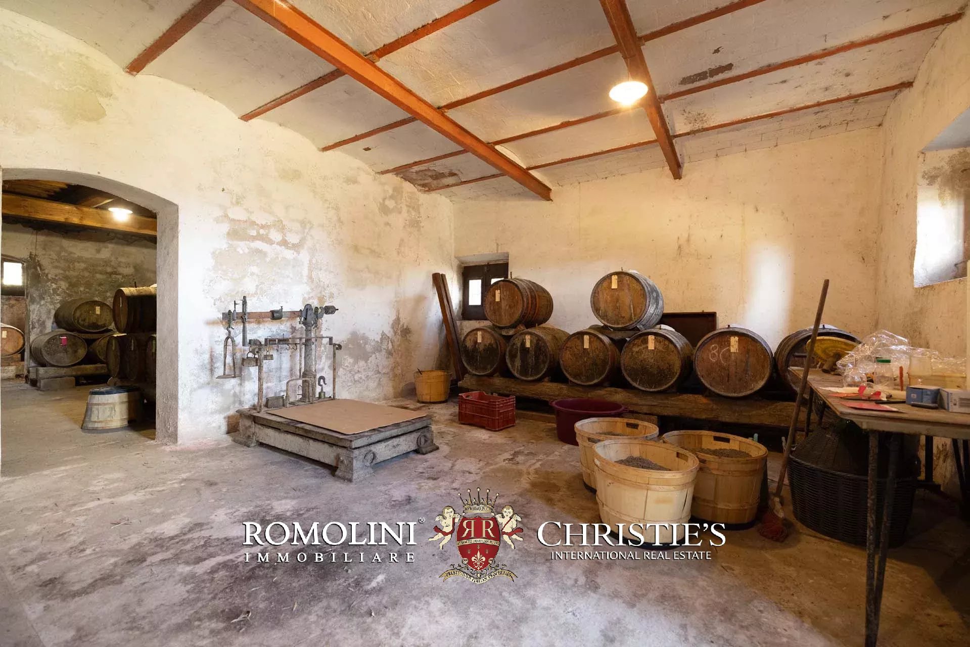 15 Bedroom Vineyard's Image 30