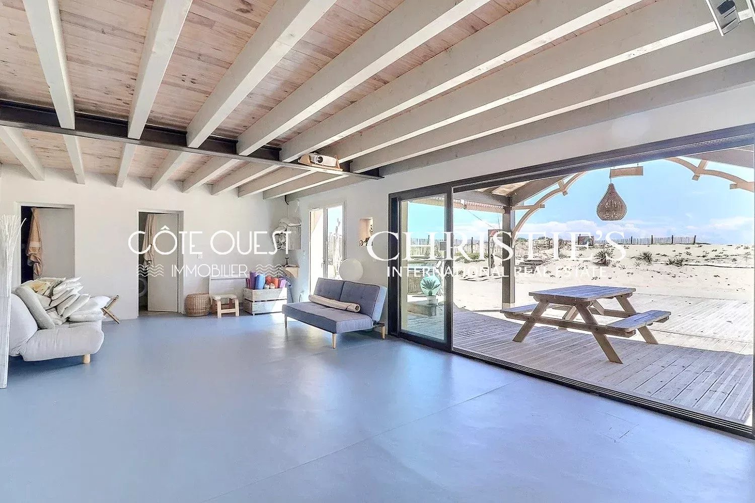 8 Bedroom Villa/Townhouse's Image 18