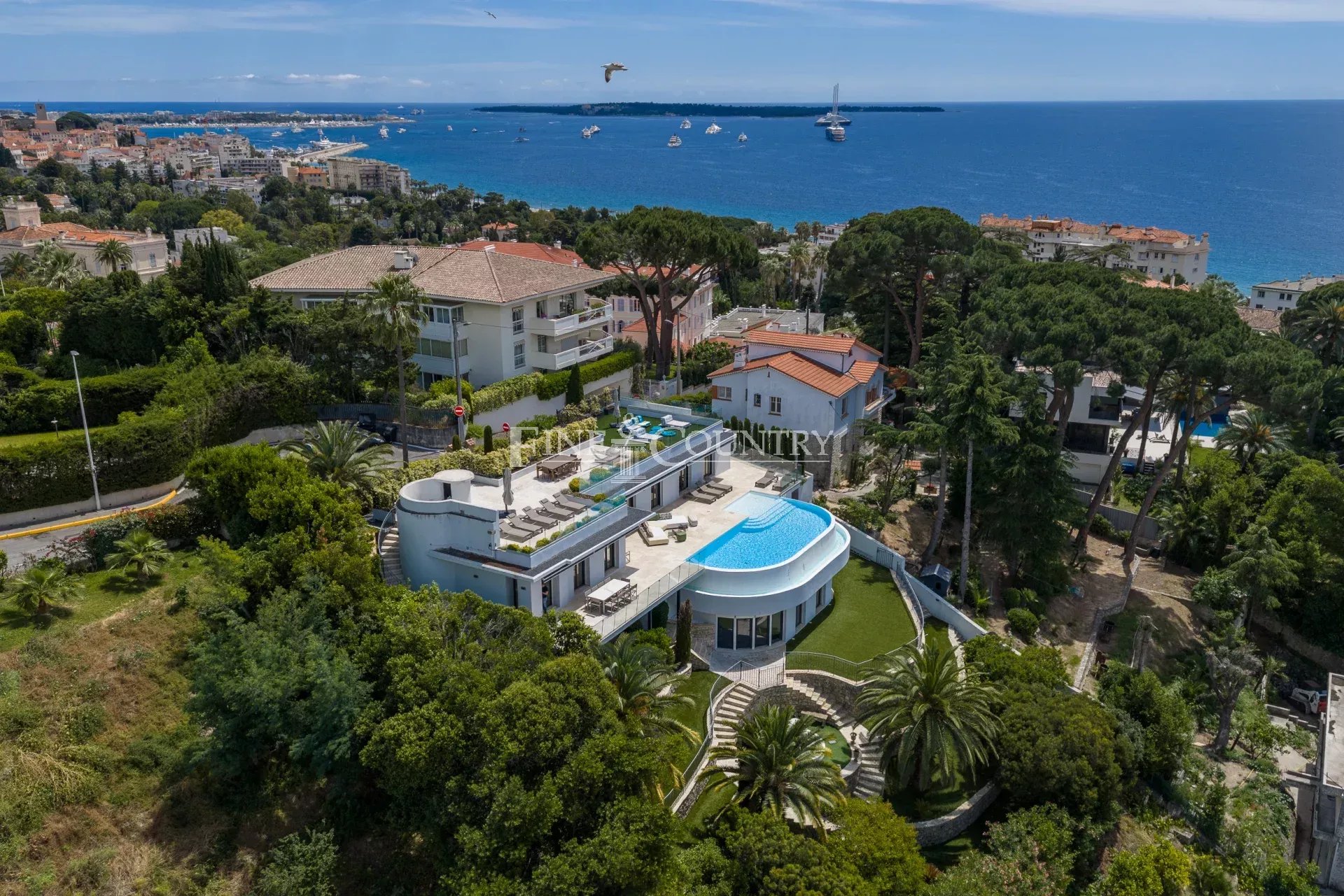 Photo of Villa for sale Cannes with sea view