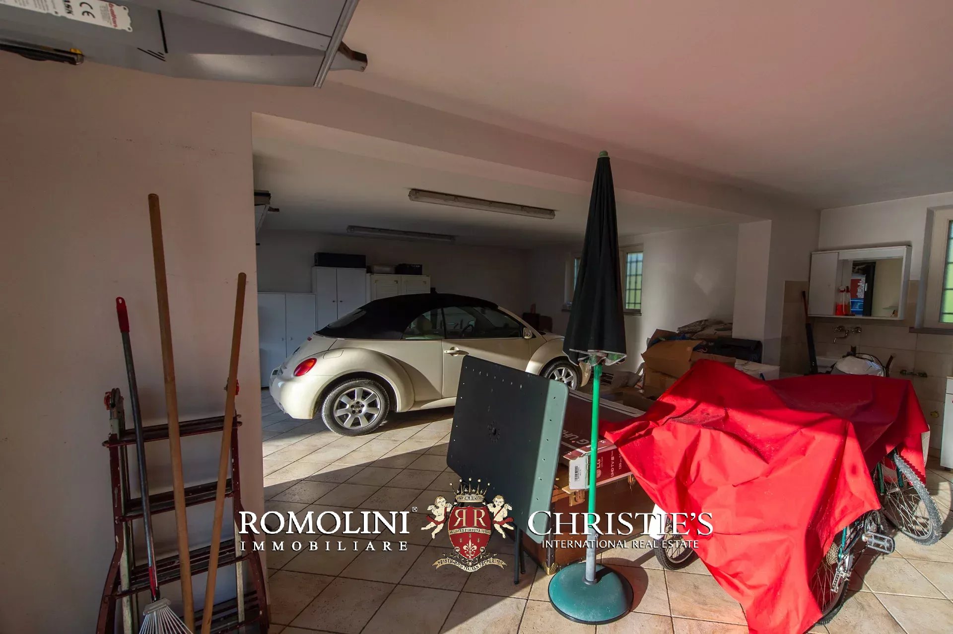 10 Bedroom Villa/Townhouse's Image 98