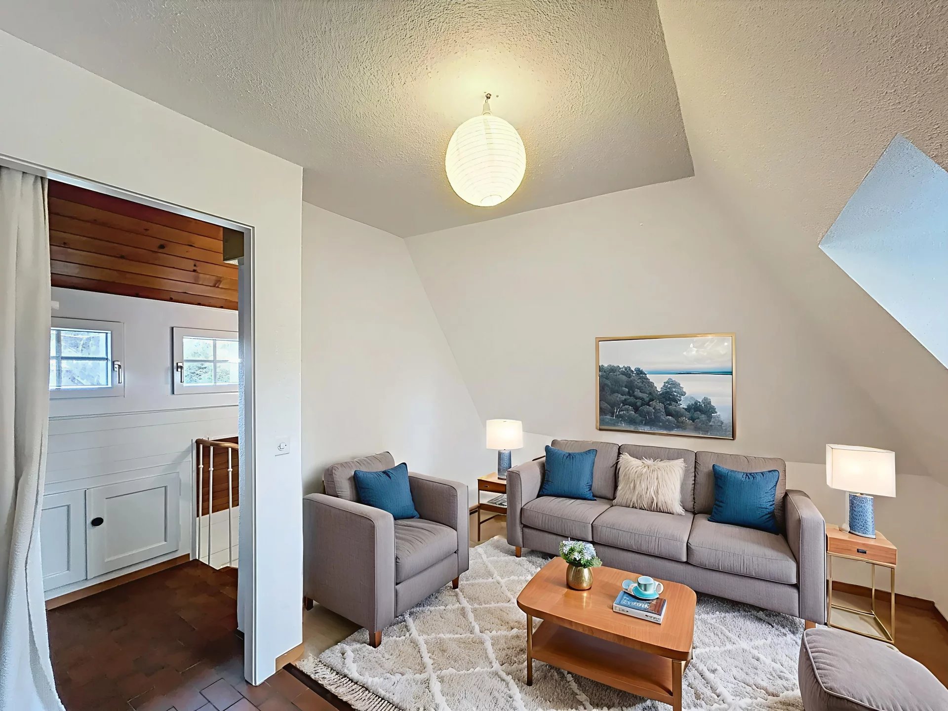 Appartement de charme sous les combles ! Jardin commun !