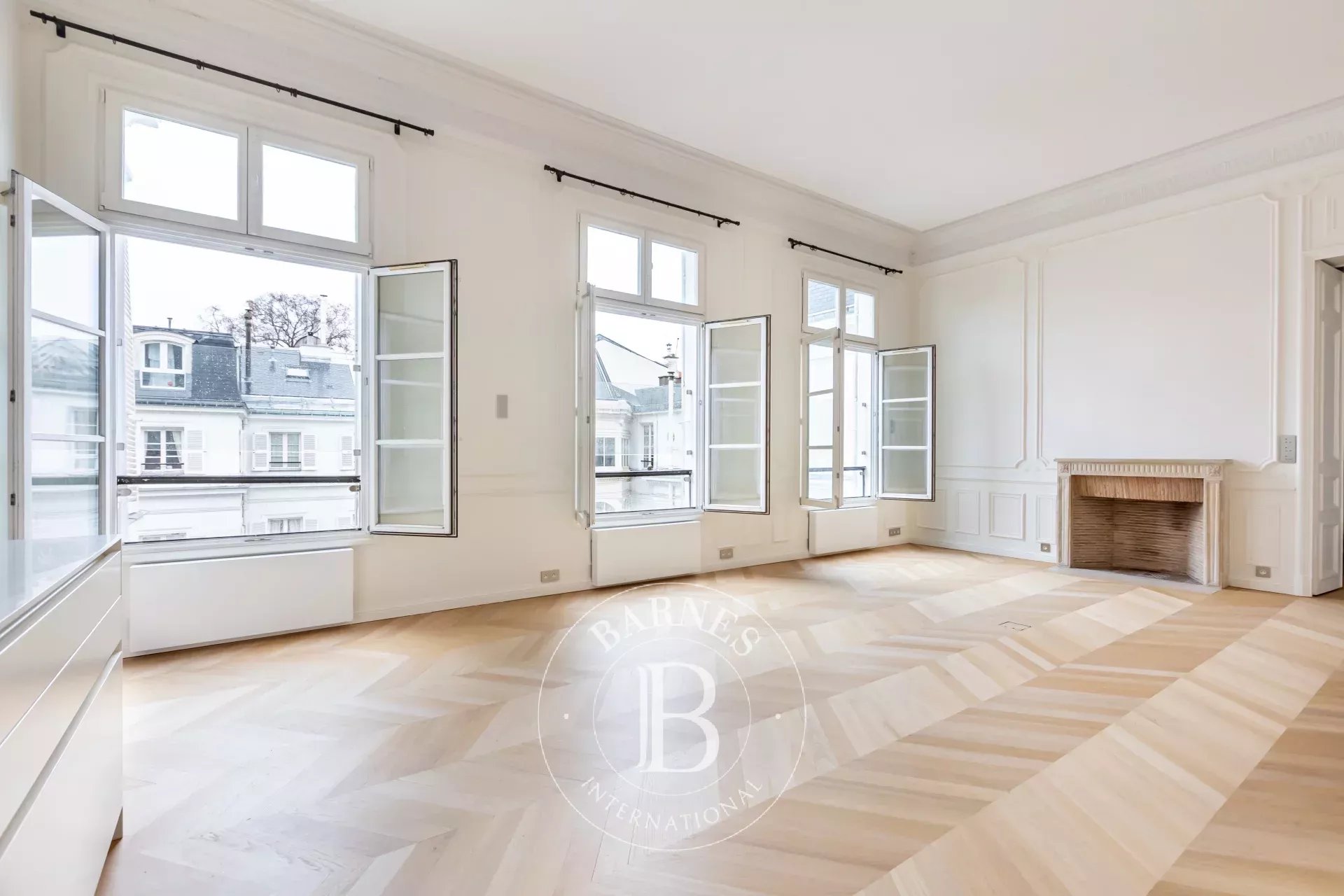Apartment Paris 75008  -  ref 86753985 (picture 1)