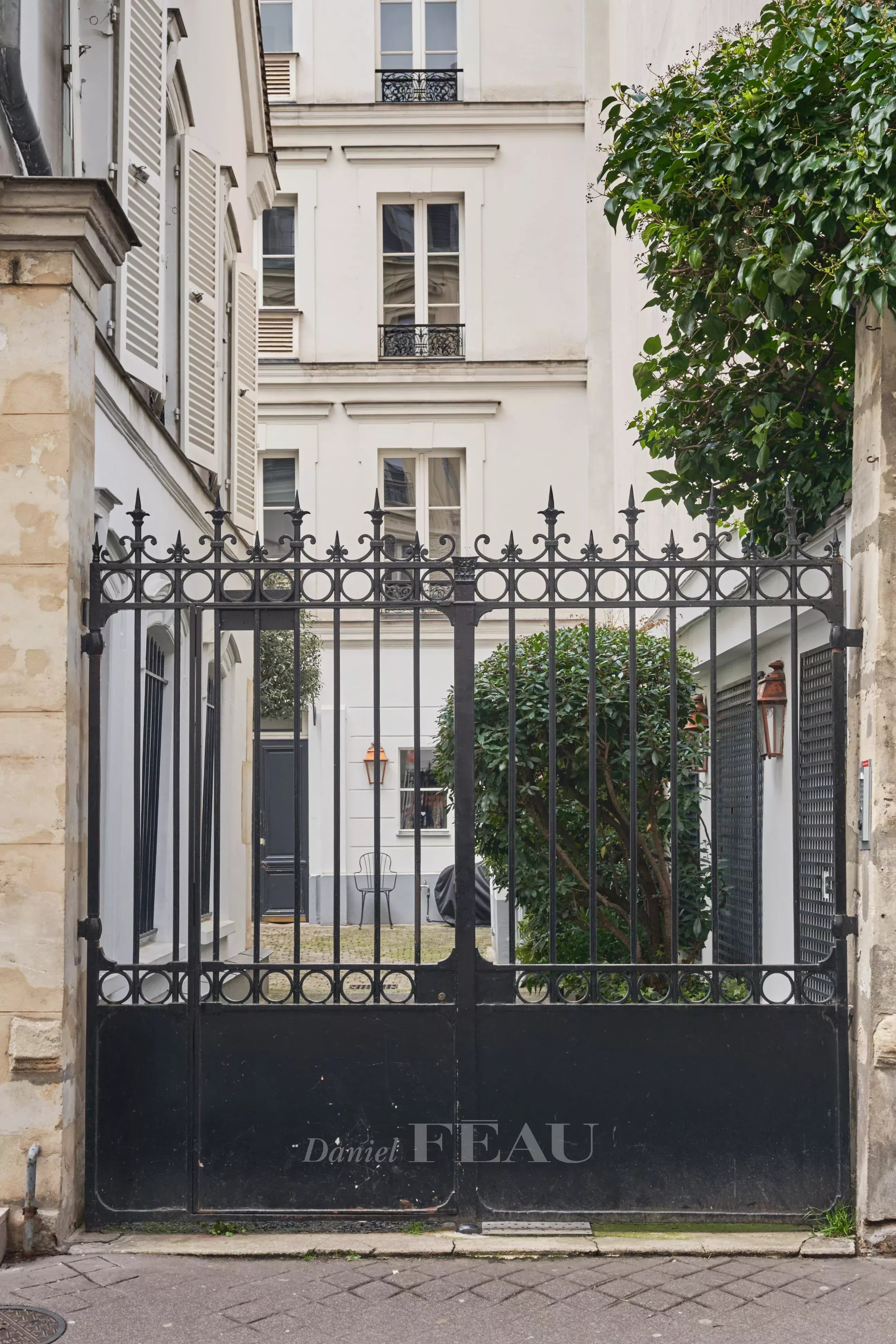 Sale Apartment Paris 16th