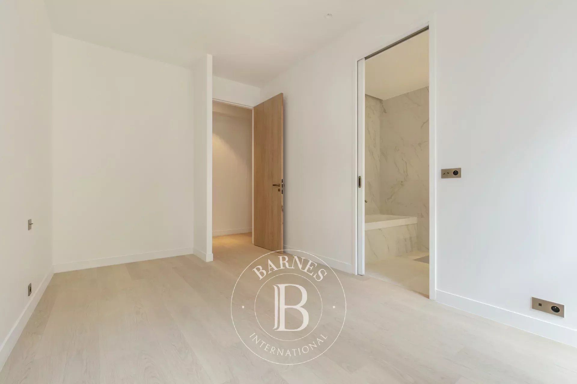 Daire Paris 8ème - picture 10