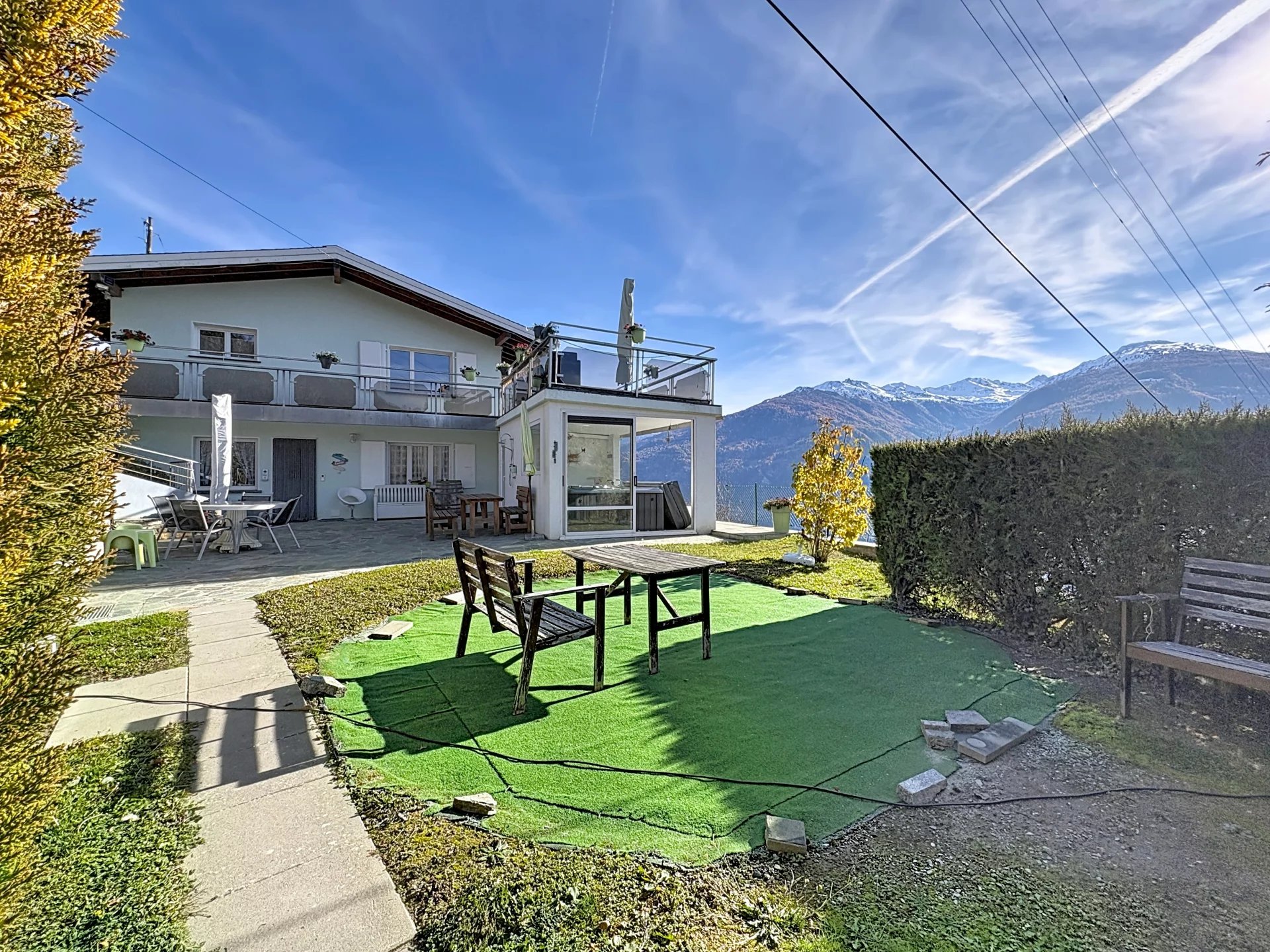 Spacieuse villa, vue panoramique et jacuzzi