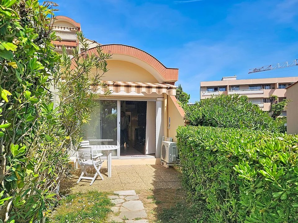 Magnifique appartement 2P en rez-de-jardin, 06600 Antibes "La Fontonne"