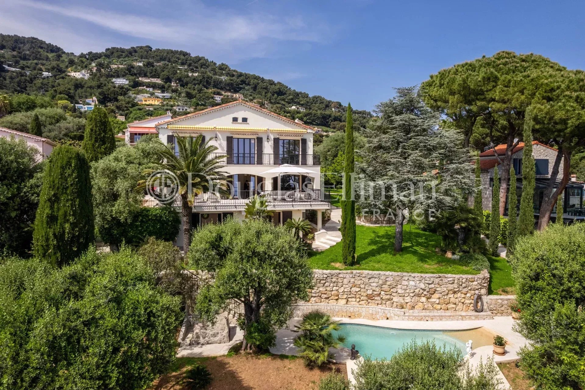 Roquebrune Cap Martin  Residentiel villa avec piscine