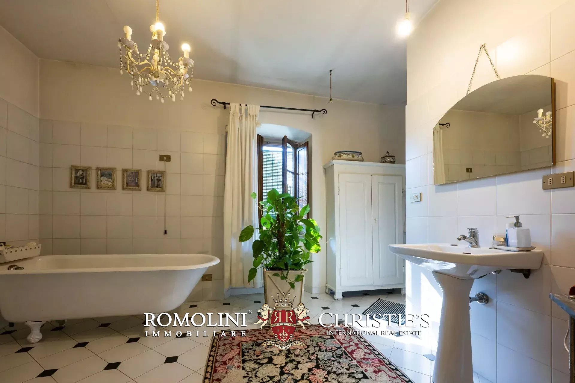 5 Bedroom Villa/Townhouse's Image 21
