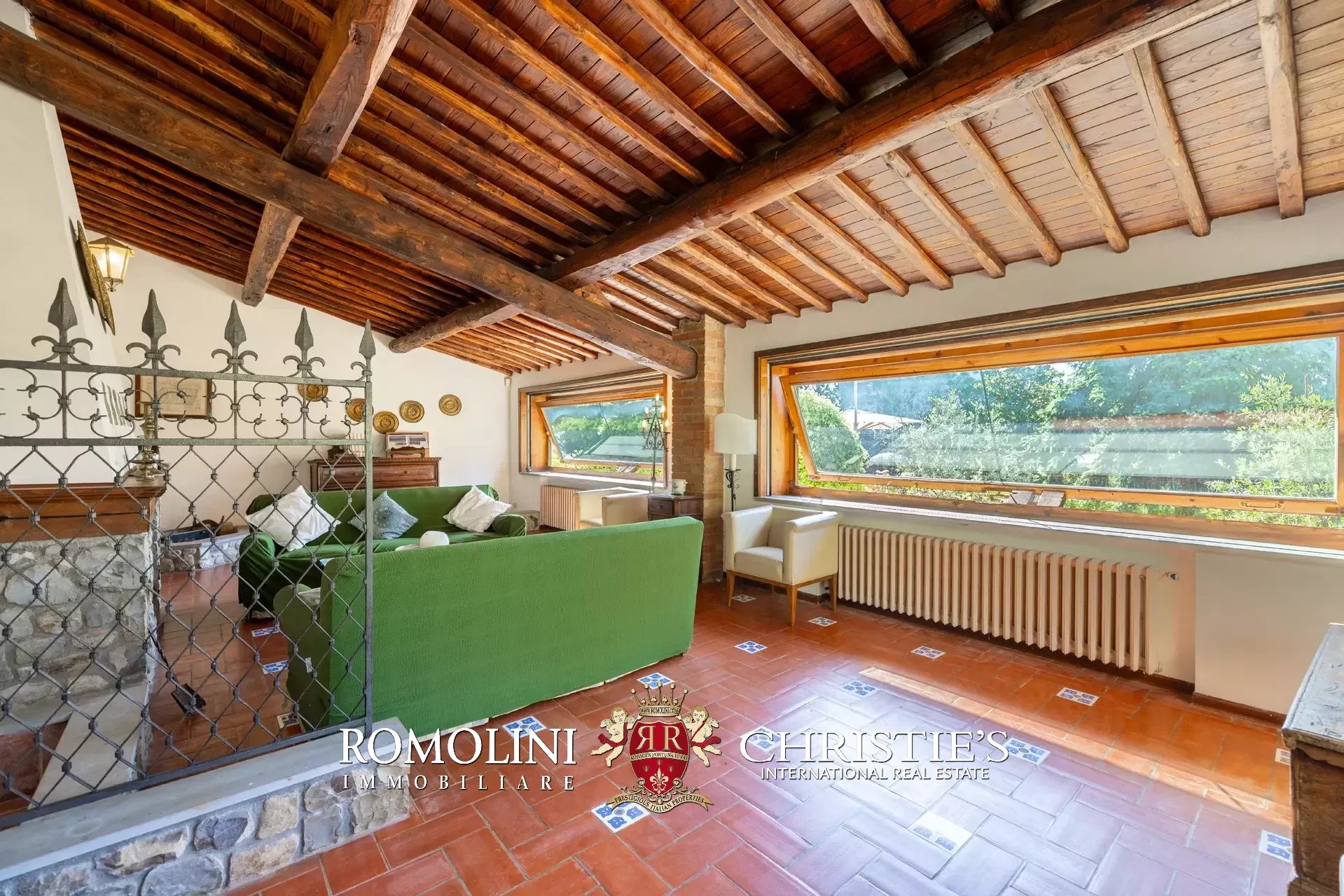 18 Bedroom Vineyard's Image 52