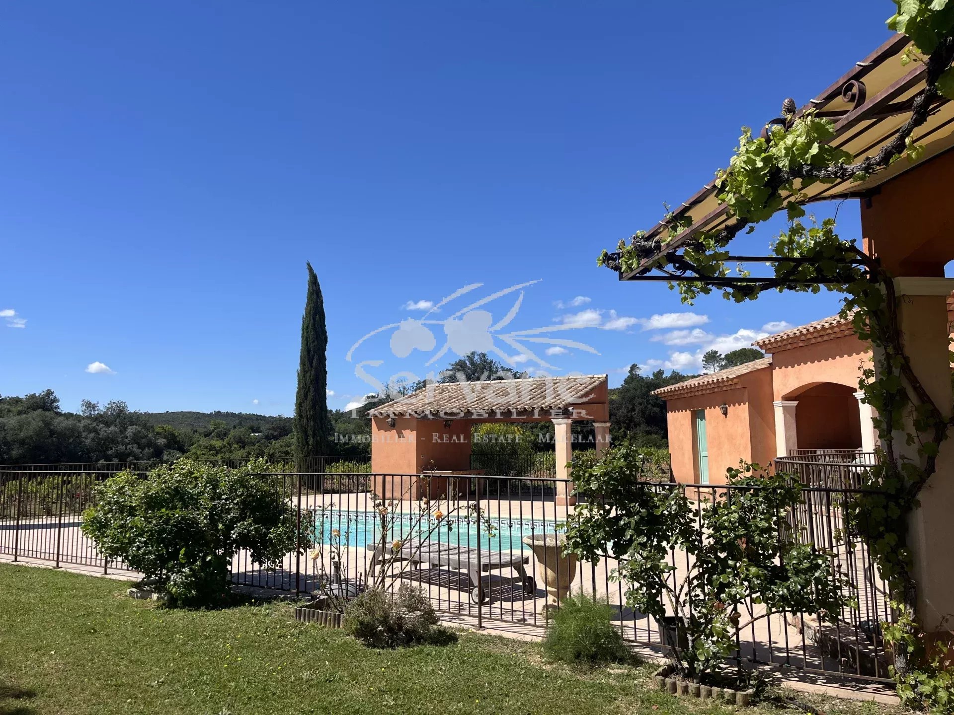 COTIGNAC NICE 4 BEDROOMS VILLA