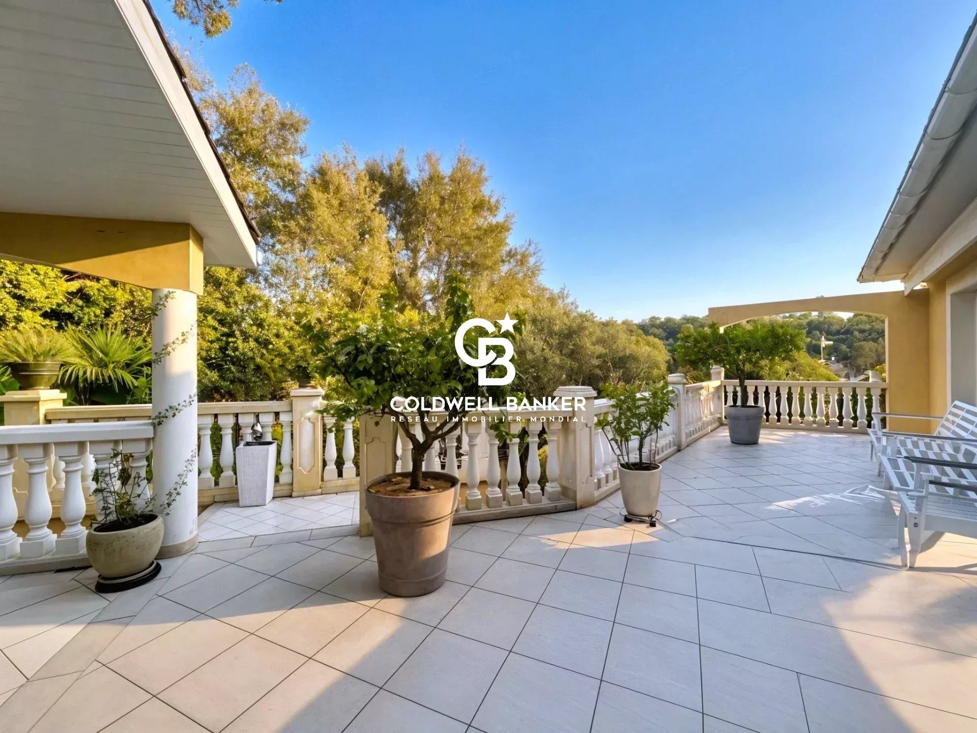 Agence immobilière de Coldwell Banker Surfin Realty