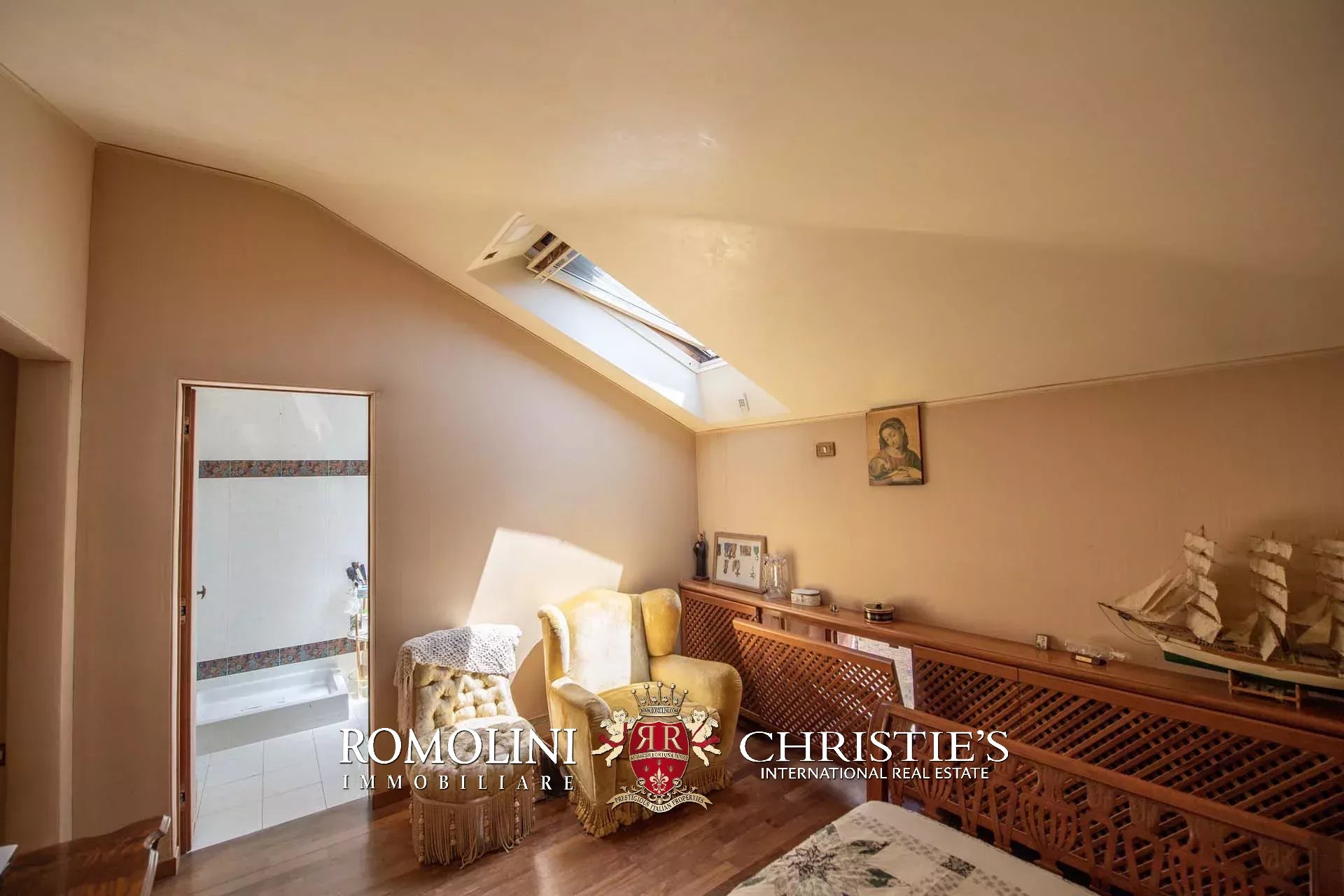 4 Bedroom Villa/Townhouse's Image 35
