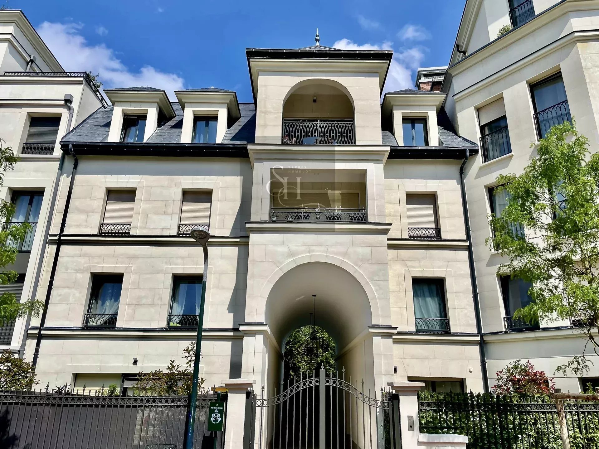 Agence immobilière de 