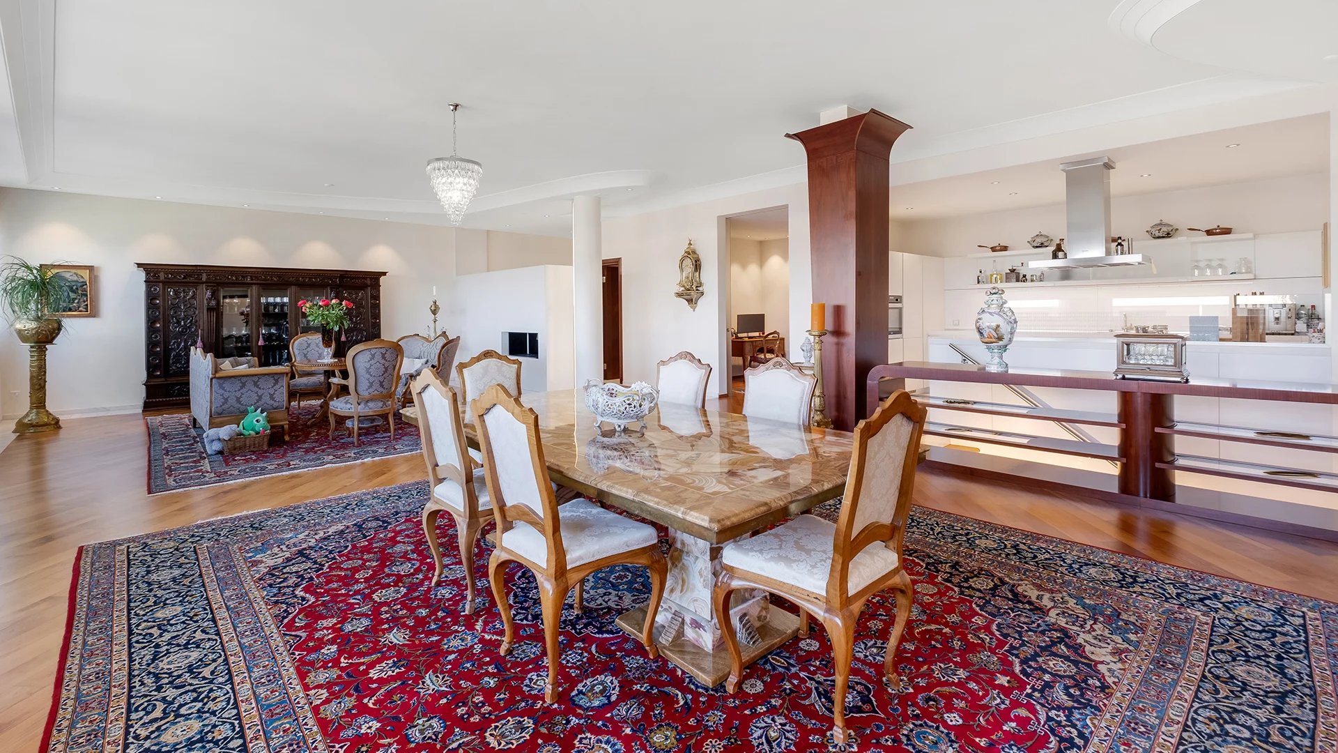 Elegant duplex apartment with exceptional spaciousness