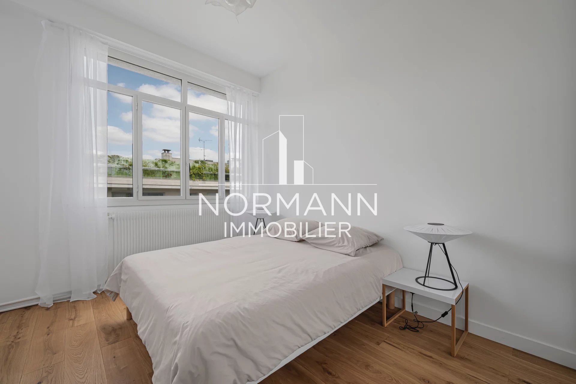 NEUILLY SUR SEINE- LONGCHAMP/DELABORDERE-3 BEDROOMS-TERRACE