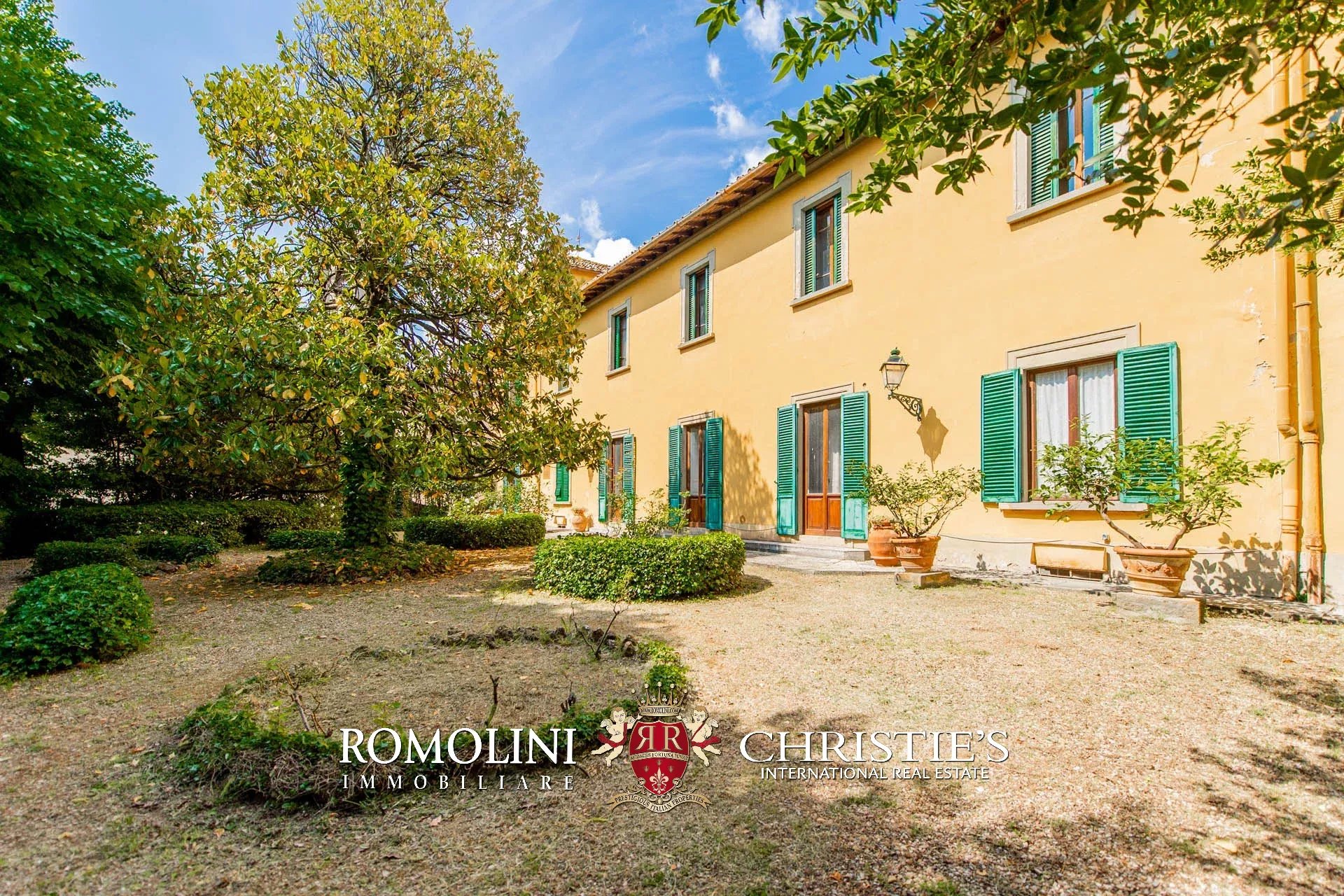 16 Bedroom Vineyard's Image 10