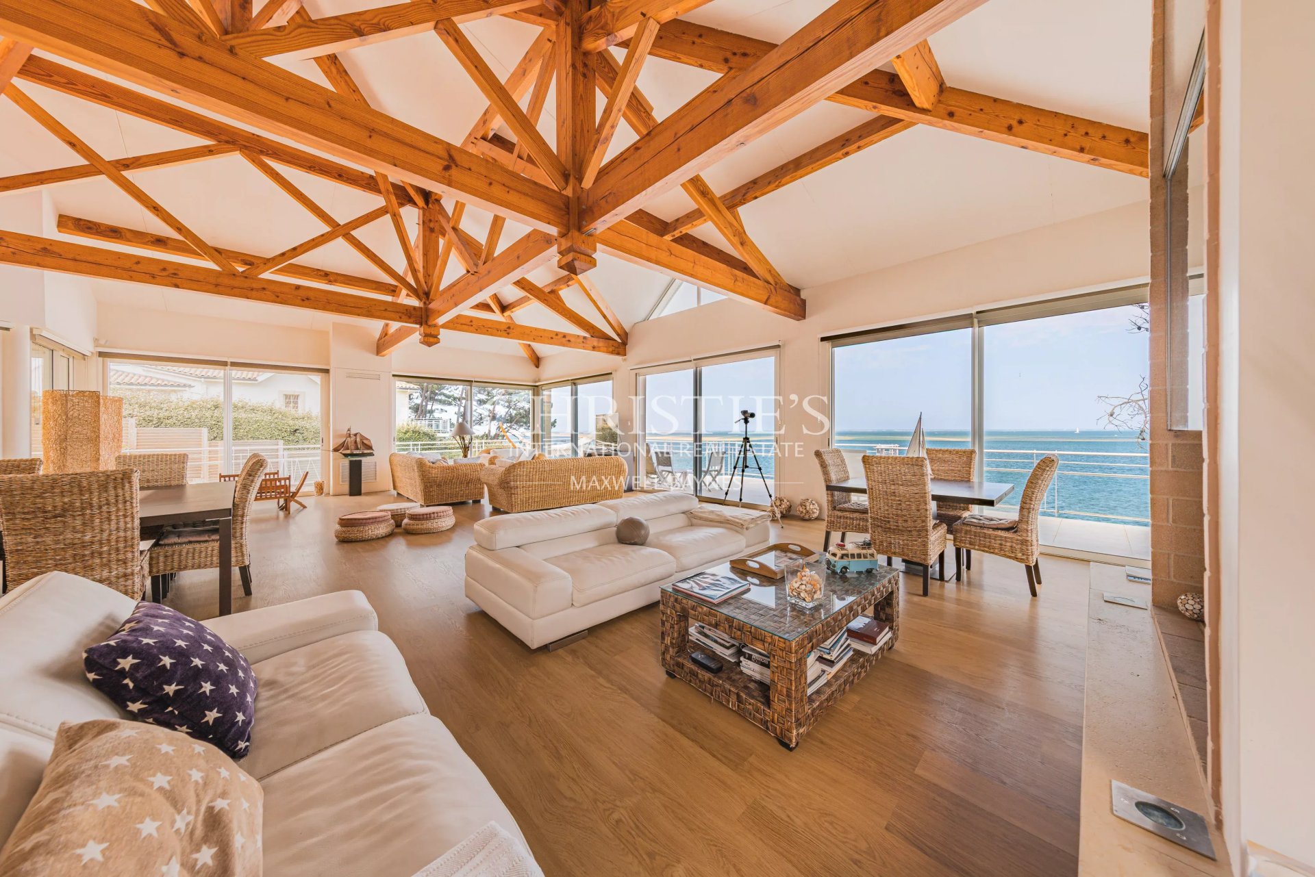 6 Bedroom Villa/Townhouse's Image 12