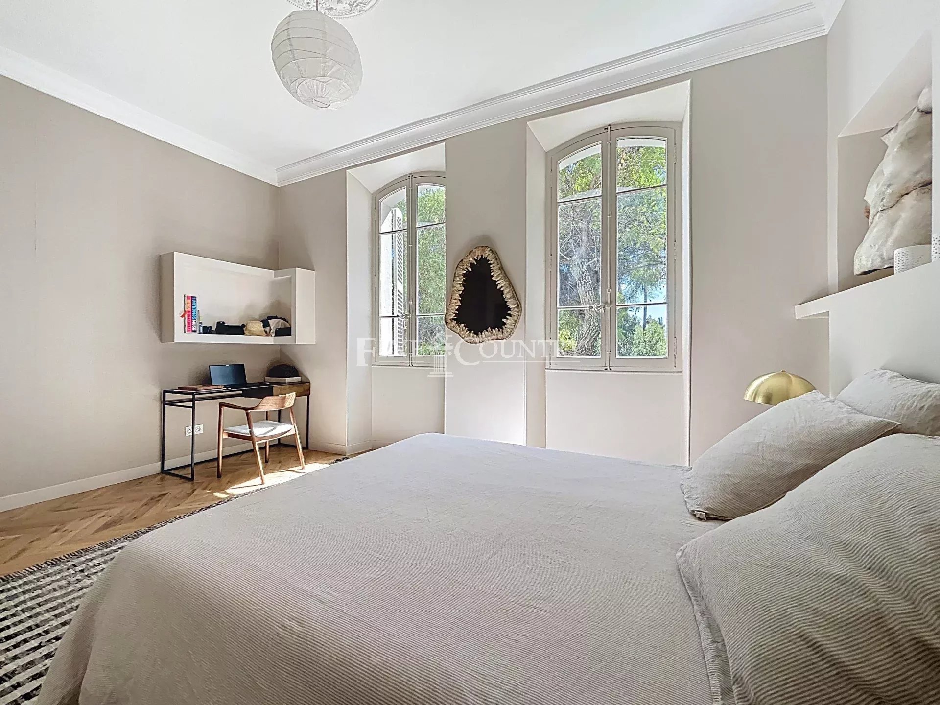 Photo of For sale apartment in Cannes within walking distance to the center, with workshop