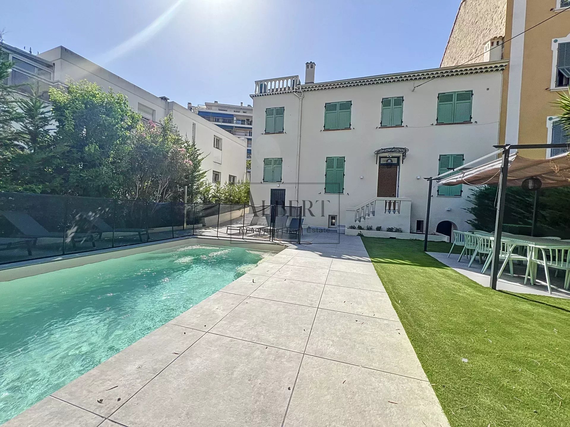 CANNES MONTROSE - VILLA 5 CHAMBRES - PISCINE