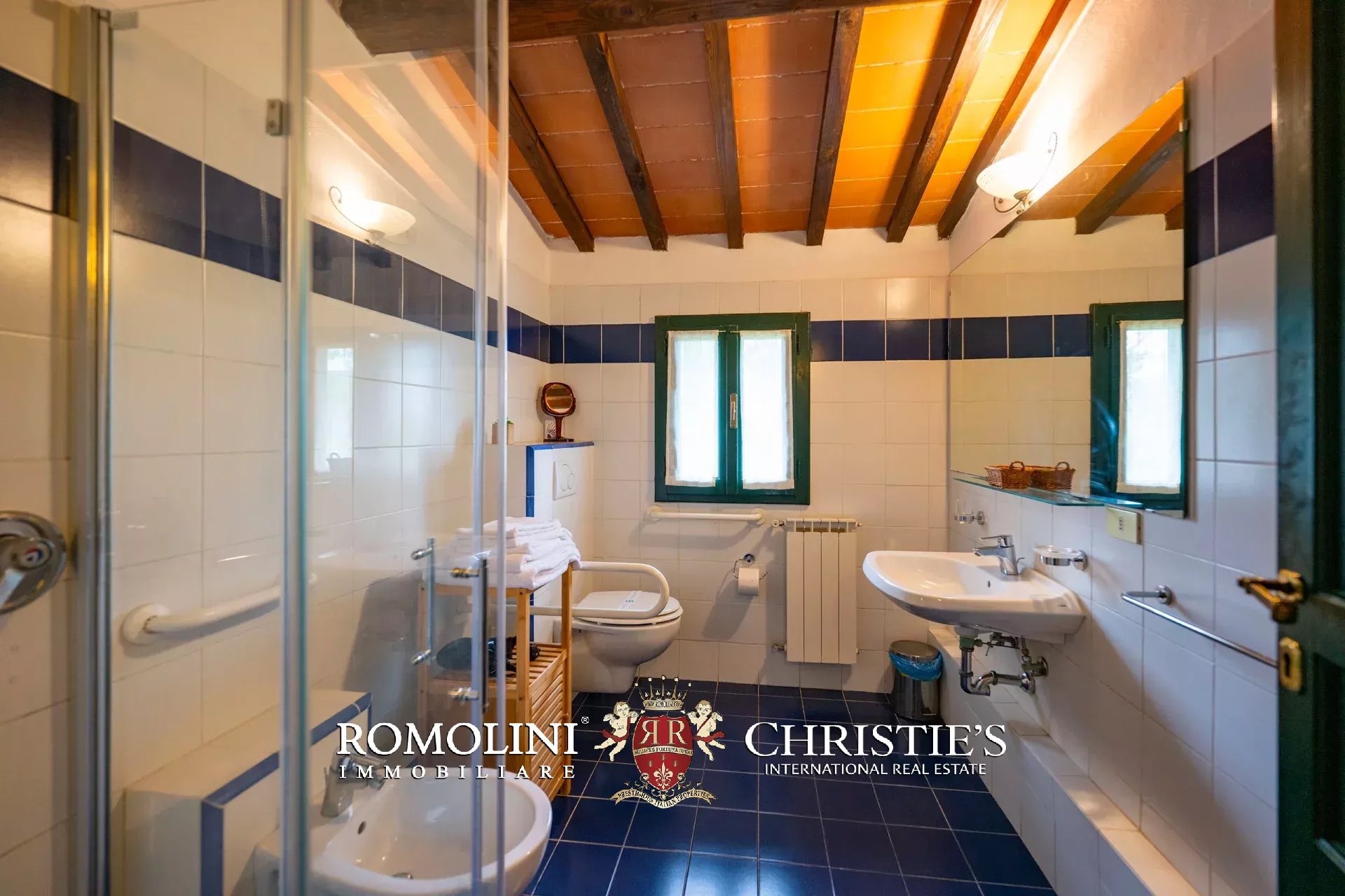 13 Bedroom Villa/Townhouse's Image 35