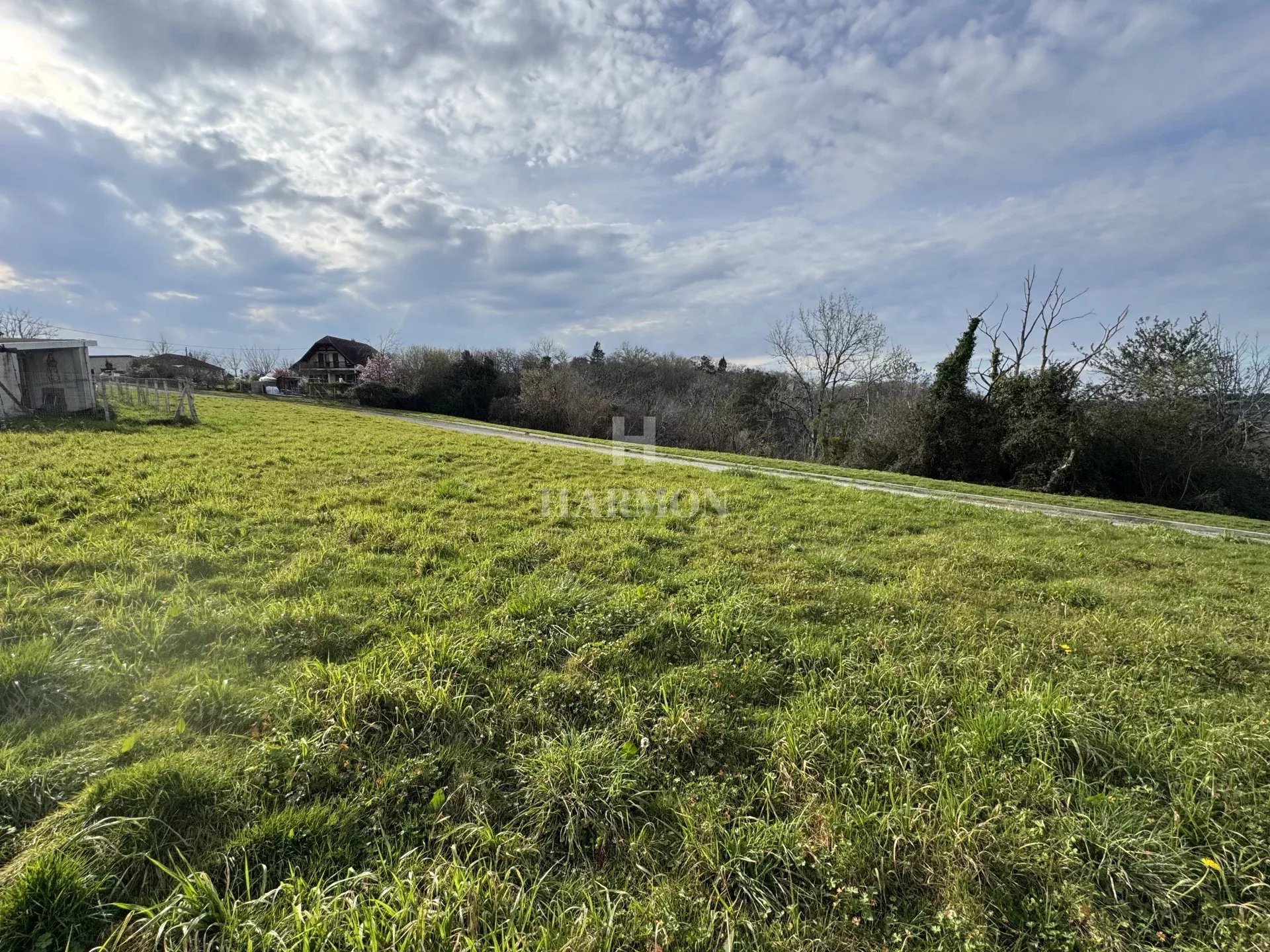 Harmon à vendre : Terrain divisible et Constructible à Serres-Sainte-Marie – Vue Imprenable - Photo 2