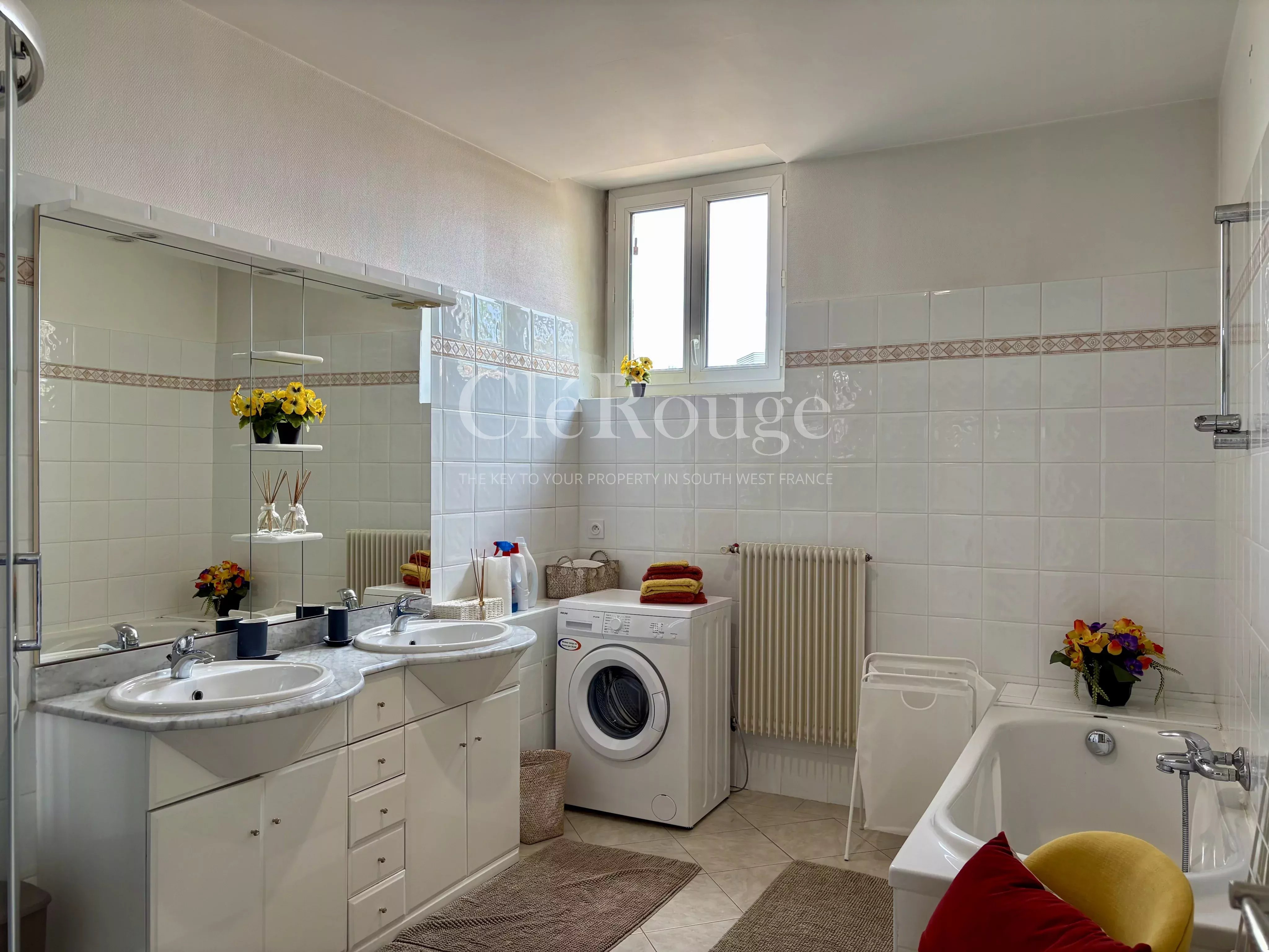 Au coeur d'Agen  Élégante demeure en pierre avec gîte, piscine et la liberté de créer, d'y vivre ou de louer.