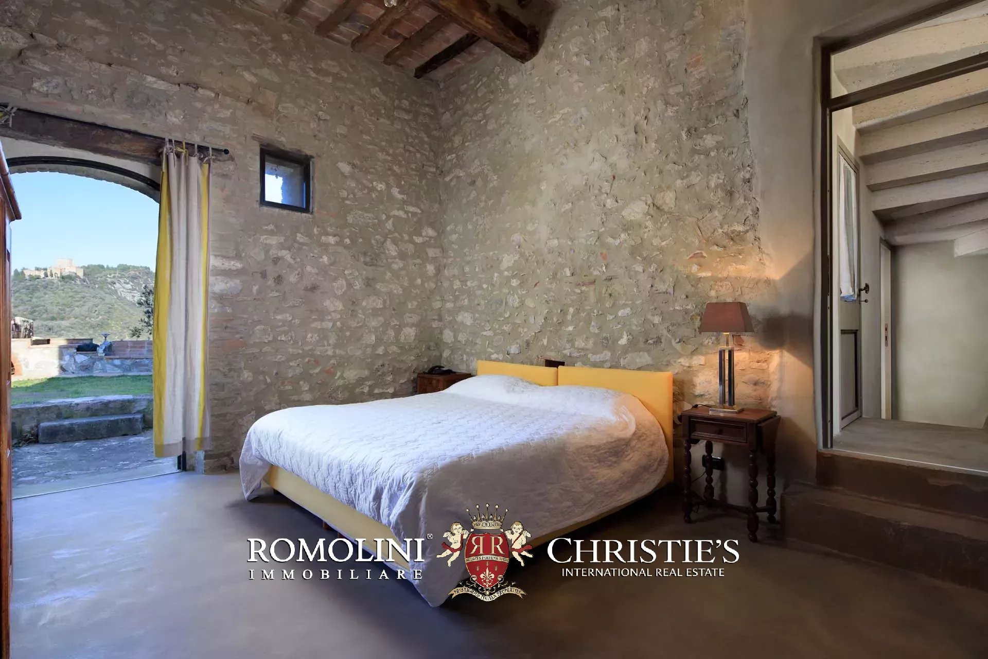 7 Bedroom Villa/Townhouse's Image 21