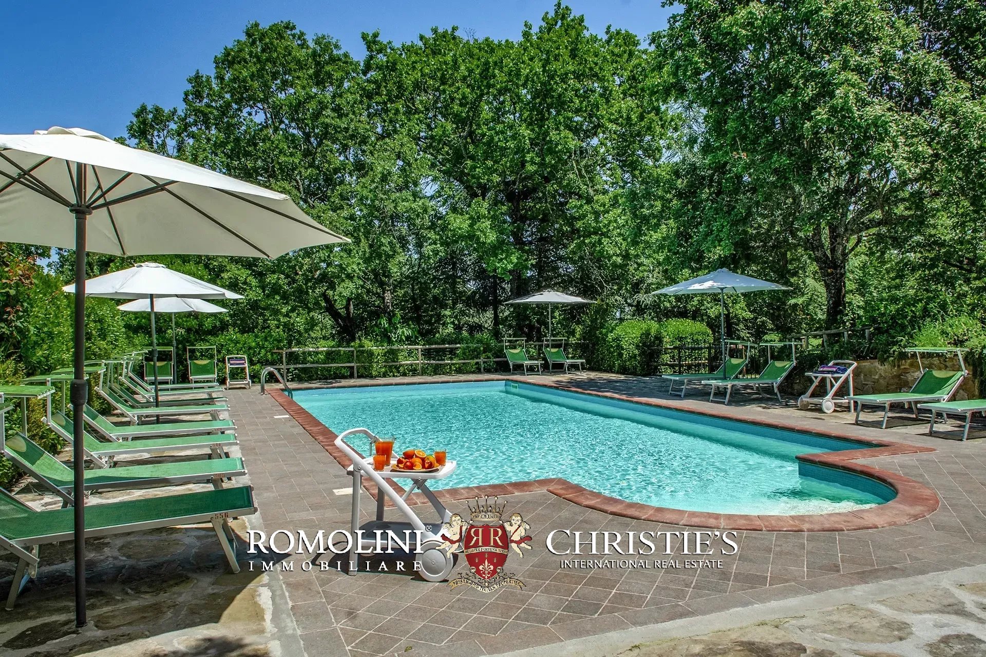 8 Bedroom Villa/Townhouse's Image 31