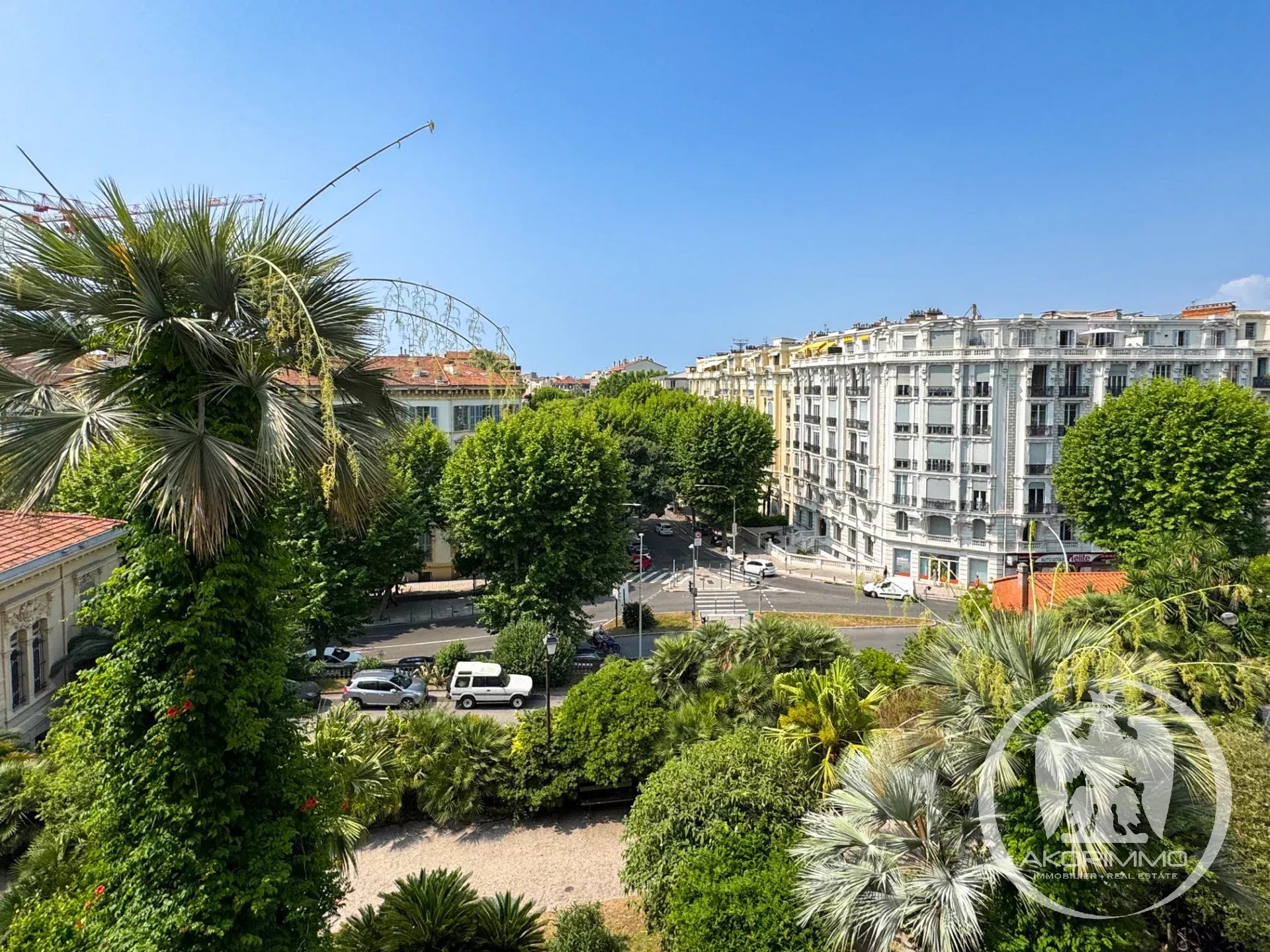 Carabacel : grand 3 pièces dans immeuble de prestige RARE