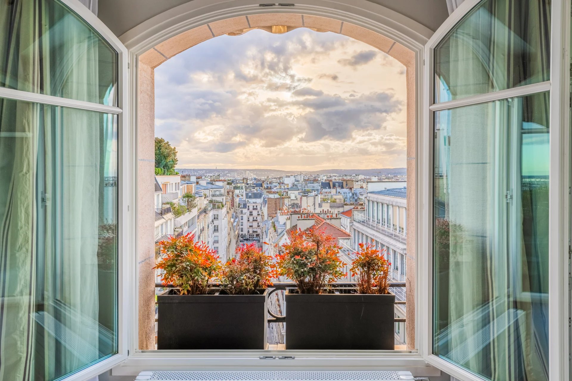 Paris 16 - Trocadéro/Muette - Exceptional family flat - Terrace and balconies - 5 bedrooms - picture 1