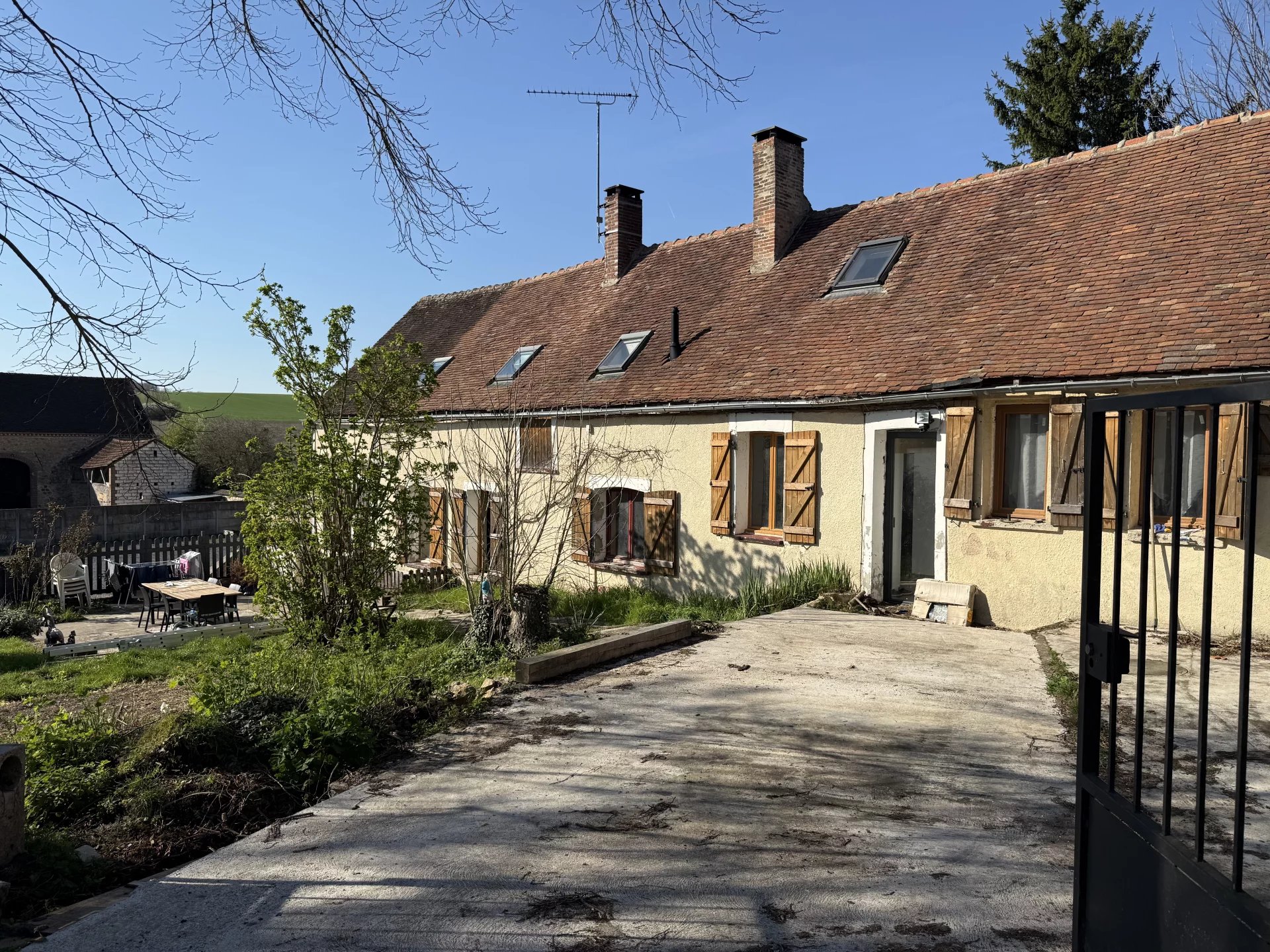 Charmante Longère – 205 m² – Terrain 2 400 m² – Secteur calme