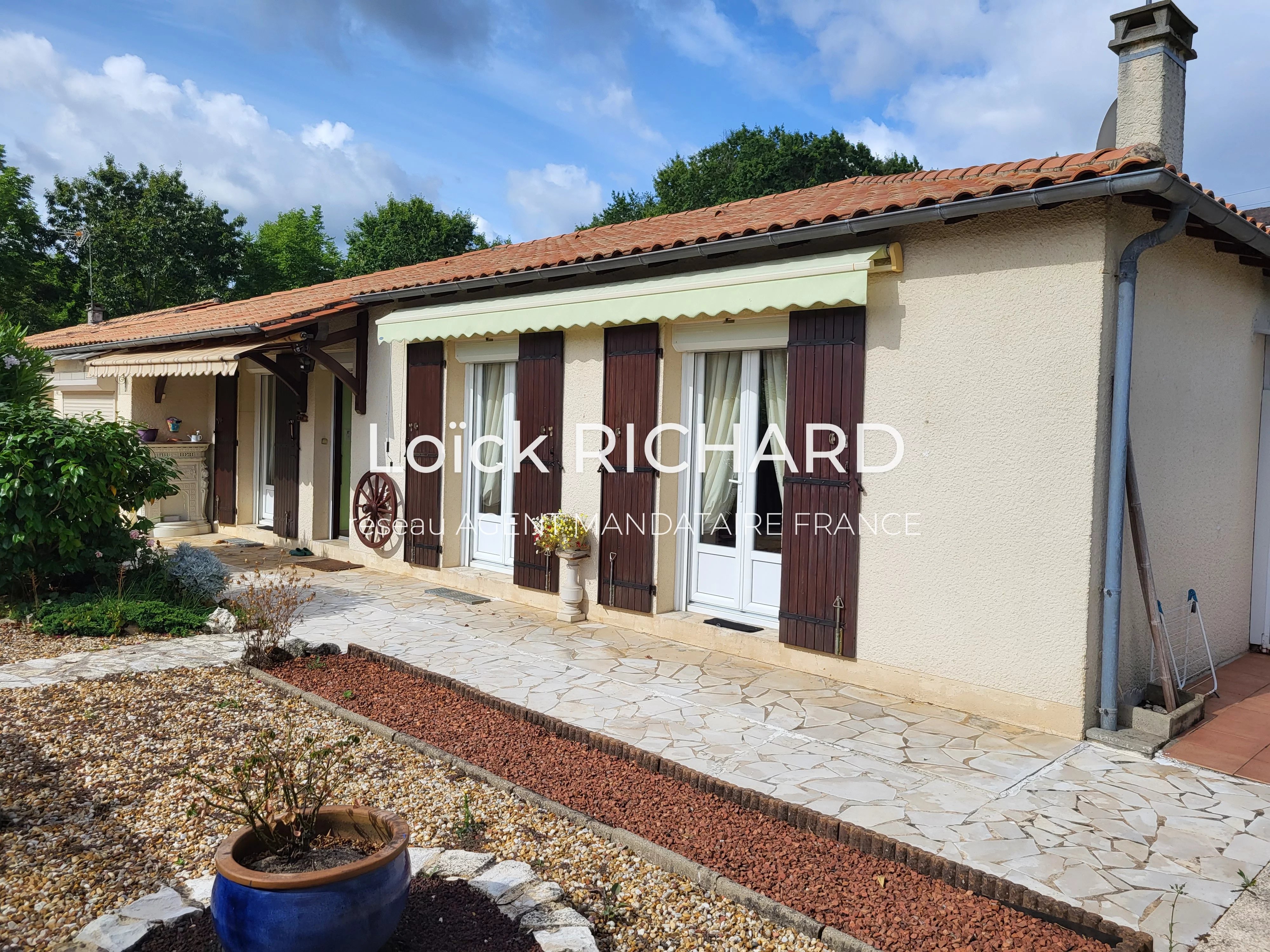 Agence immobilière de 