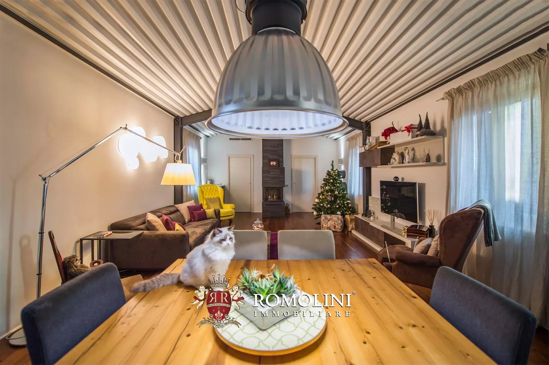 6 Bedroom Villa/Townhouse's Image 48