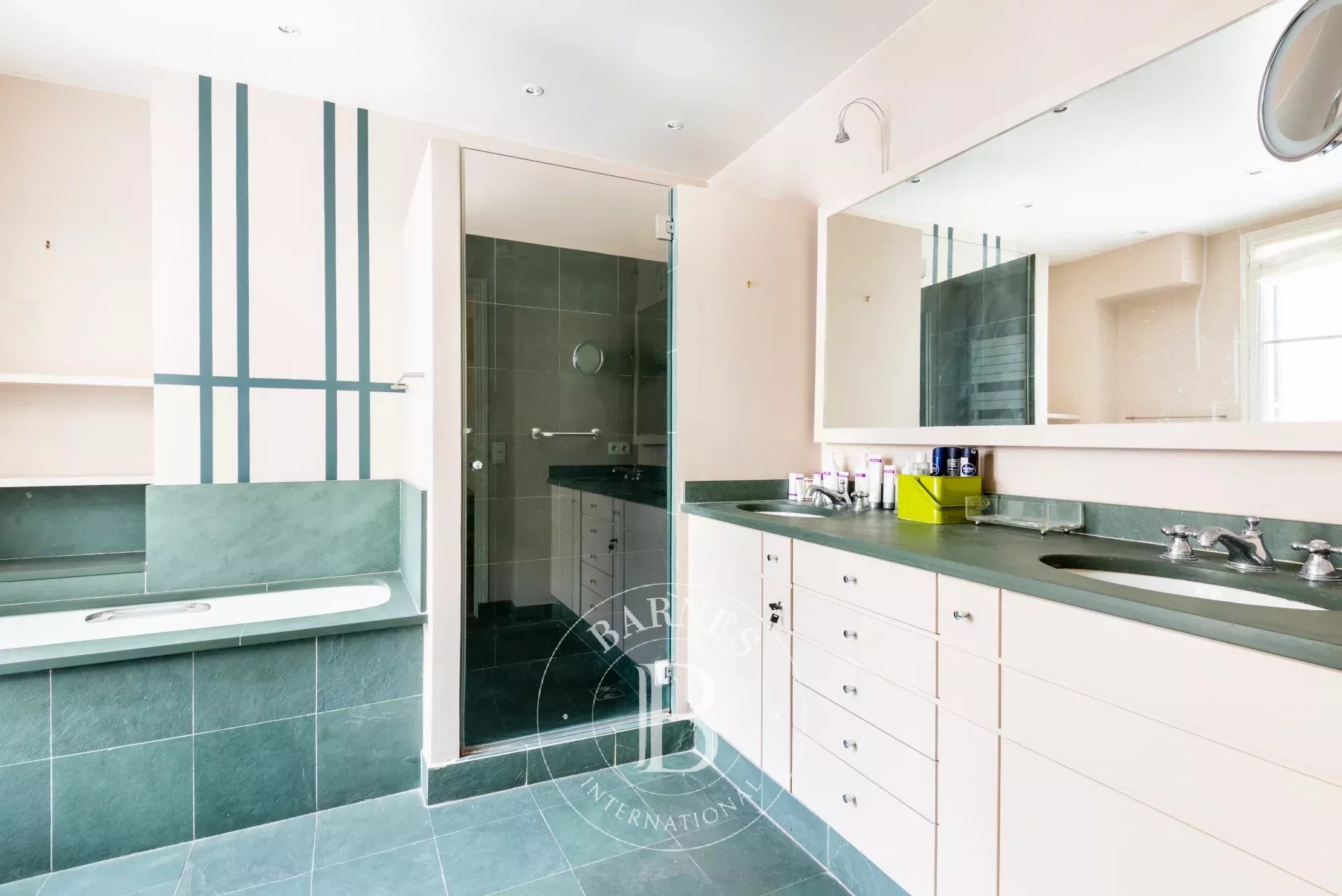 Daire Paris 8ème - picture 14