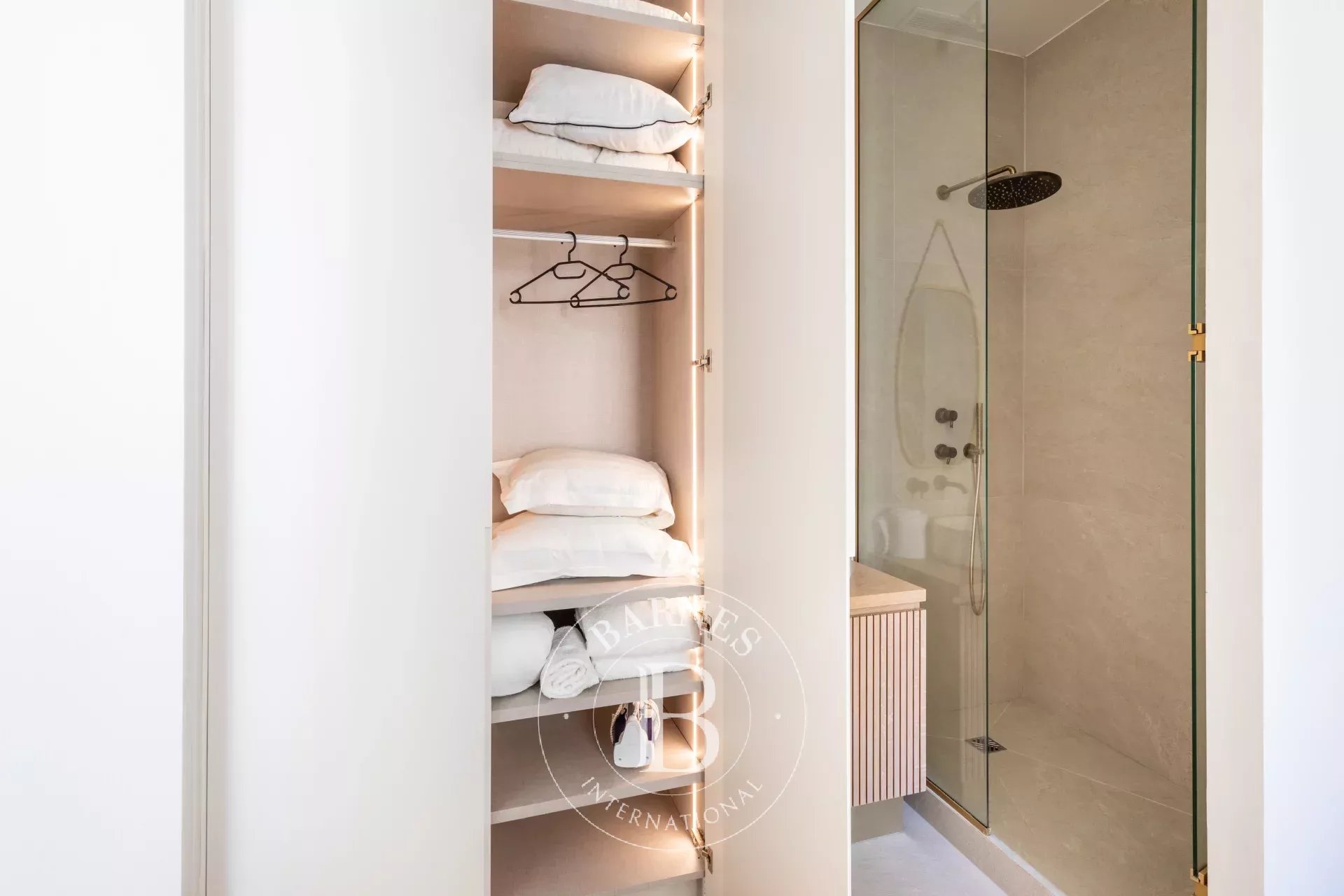 Daire Paris 8ème - picture 8